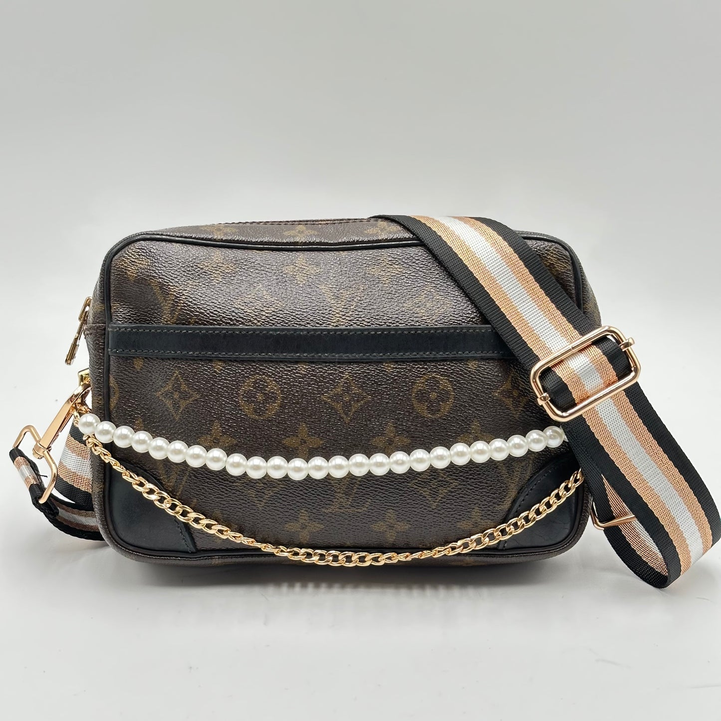 Authentic 1986 Louis Vuitton Monogram Trocadero 23 Crossbody