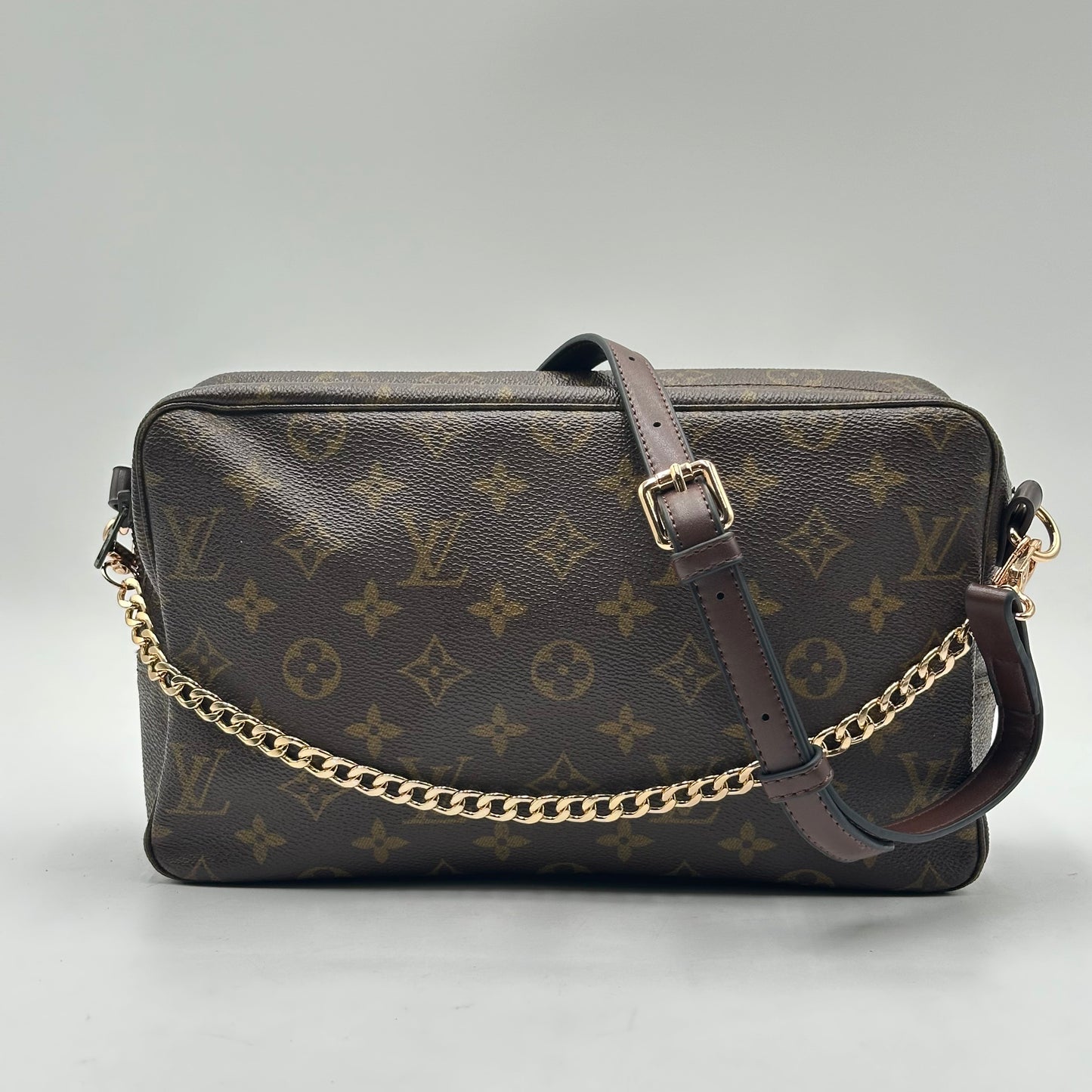 Authentic Louis Vuitton 1982 Monogram Trousse 28 Crossbody