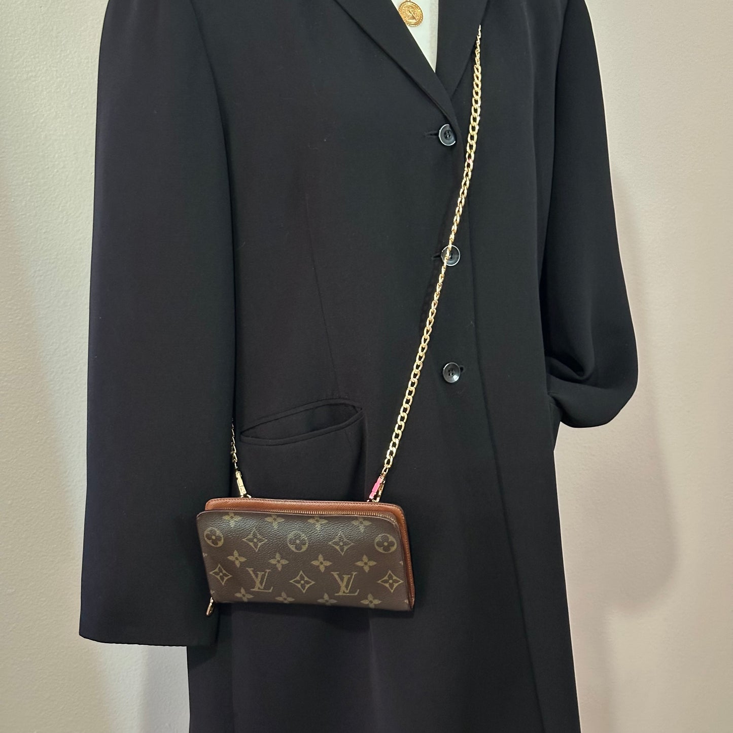 Authentic Louis Vuitton 2004 Monogram Porte Monnaie Zipper Wallet Crossbody