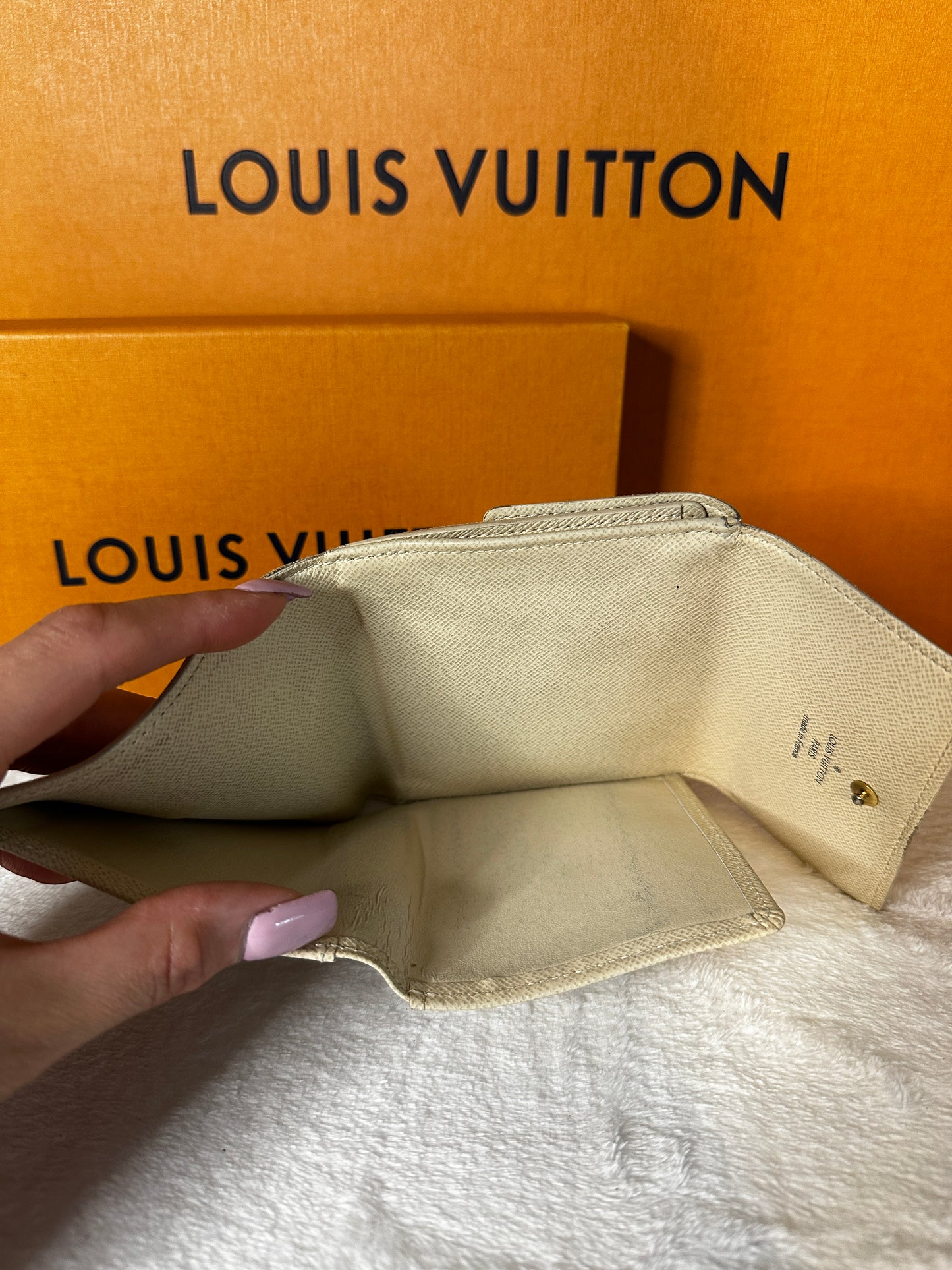 Authentic Louis Vuitton Damier Azur Compact Elise Bifold Wallet