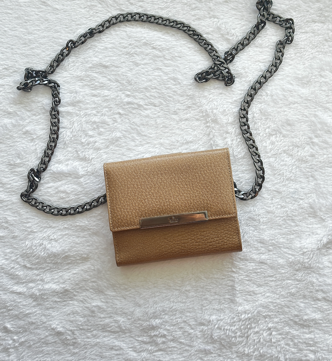 Authentic Gucci Beige Compact Wallet w/ BOX