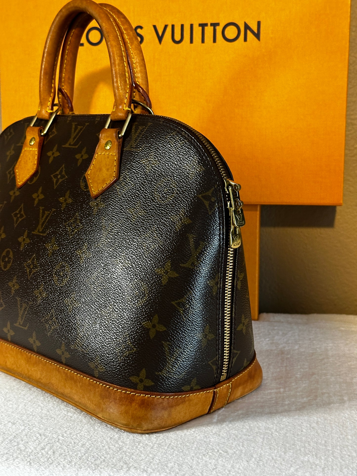 Authentic Louis Vuitton Monogram Alma PM