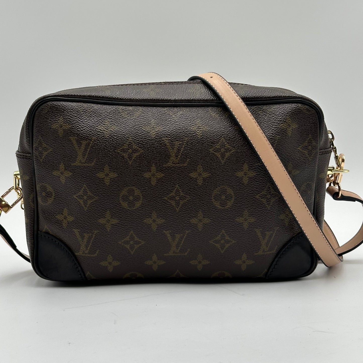 Authentic 1984 Louis Vuitton Monogram Trocadero 23 Crossbody