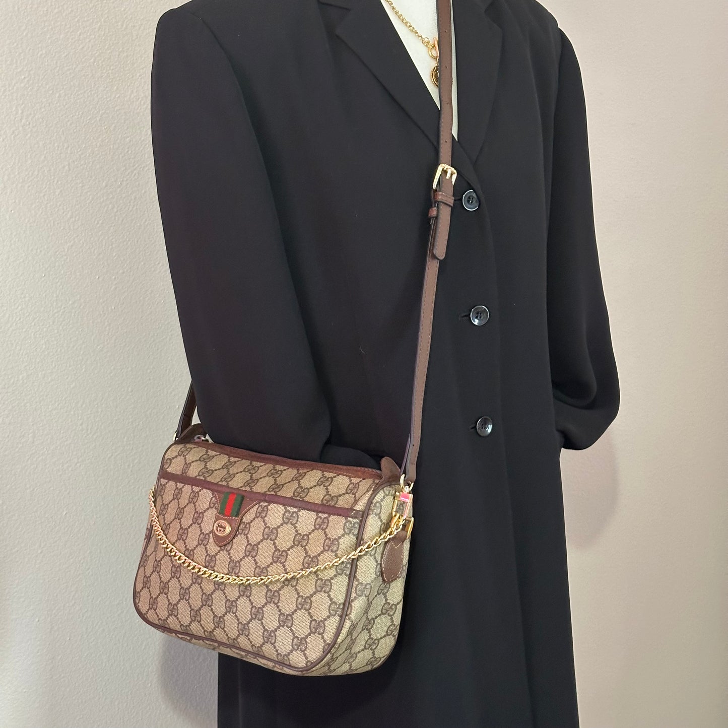 Authentic GUCCI GG Sherry Vintage Crossbody