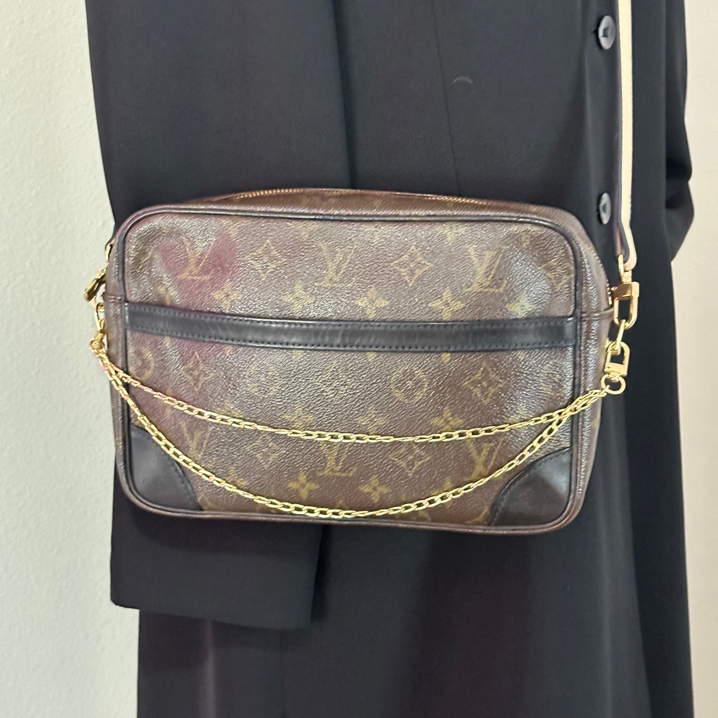 Authentic 1984 Louis Vuitton Monogram Trocadero 23 Crossbody