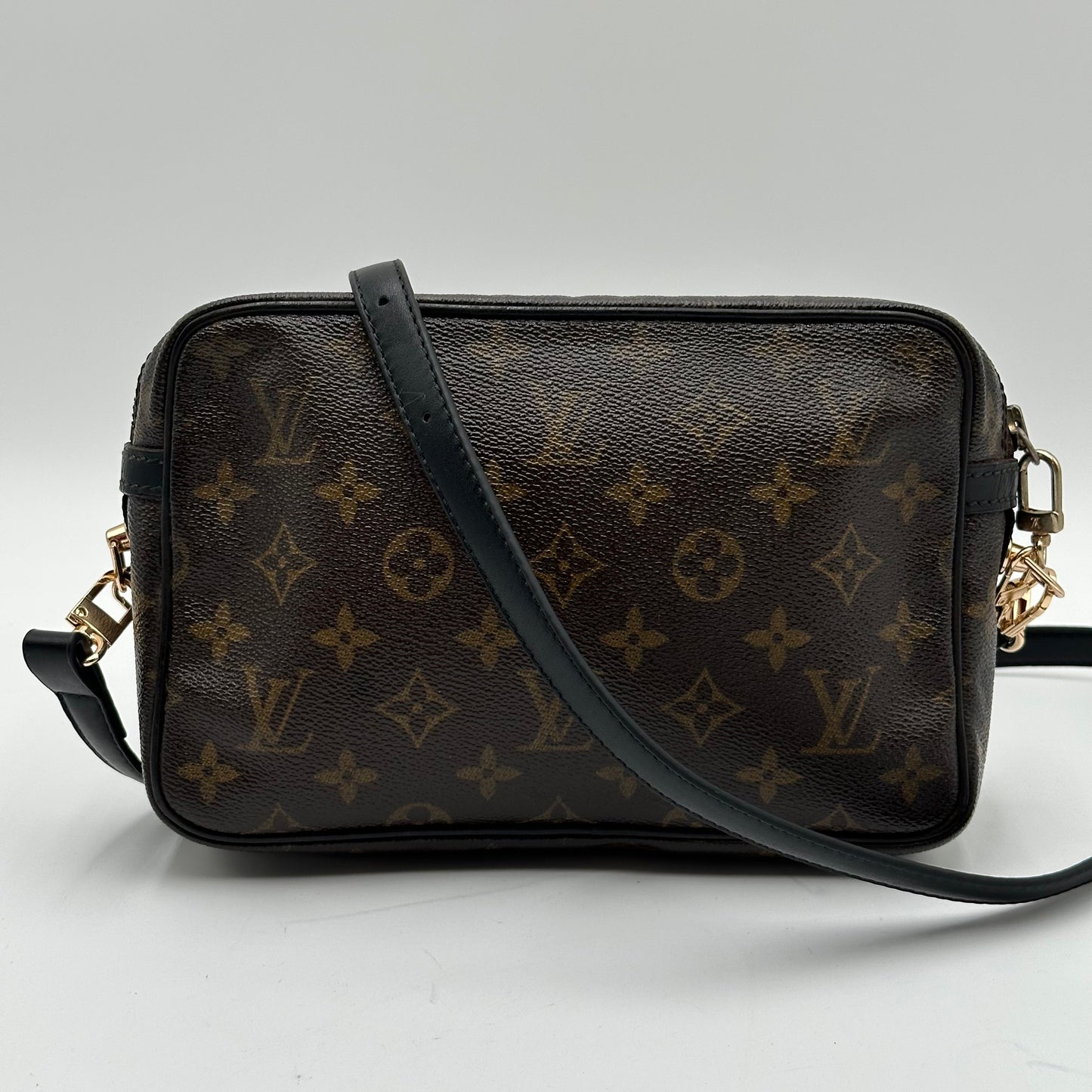 Authentic 1984 Louis Vuitton Monogram Trocadero 23 Crossbody