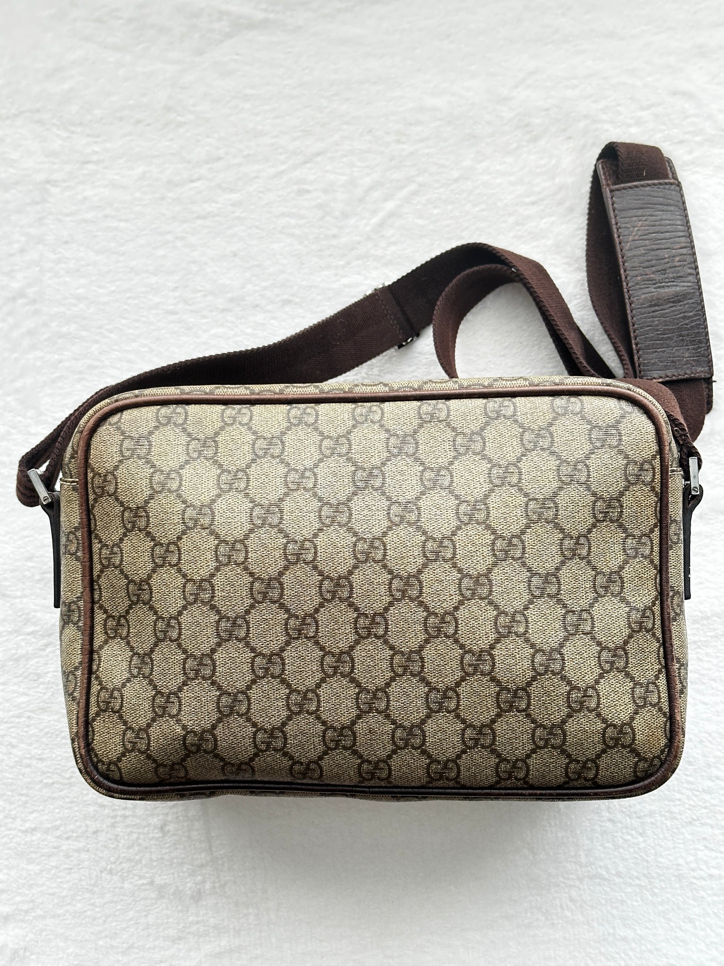 Authentic Gucci GG Supreme Camera Messenger Crossbody