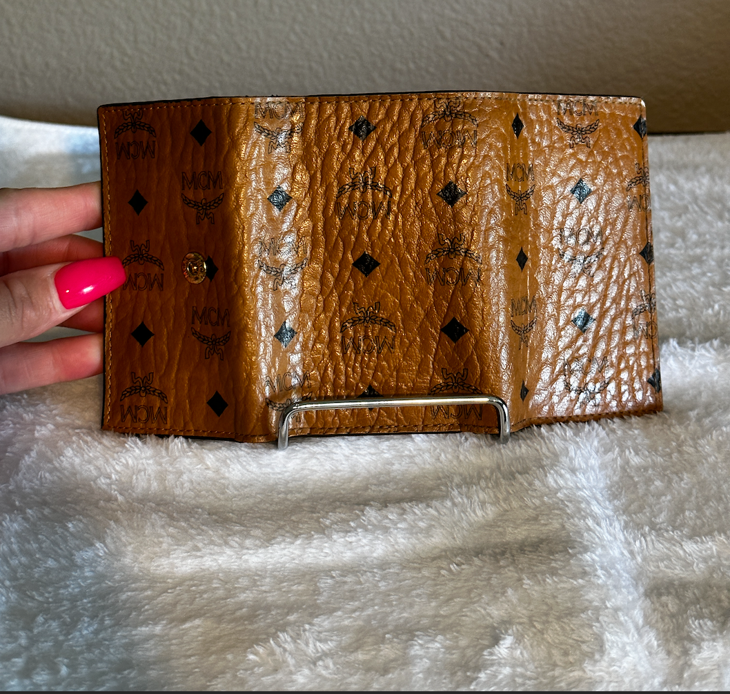 Authentic MCM 4 Key Ring Holder Wallet