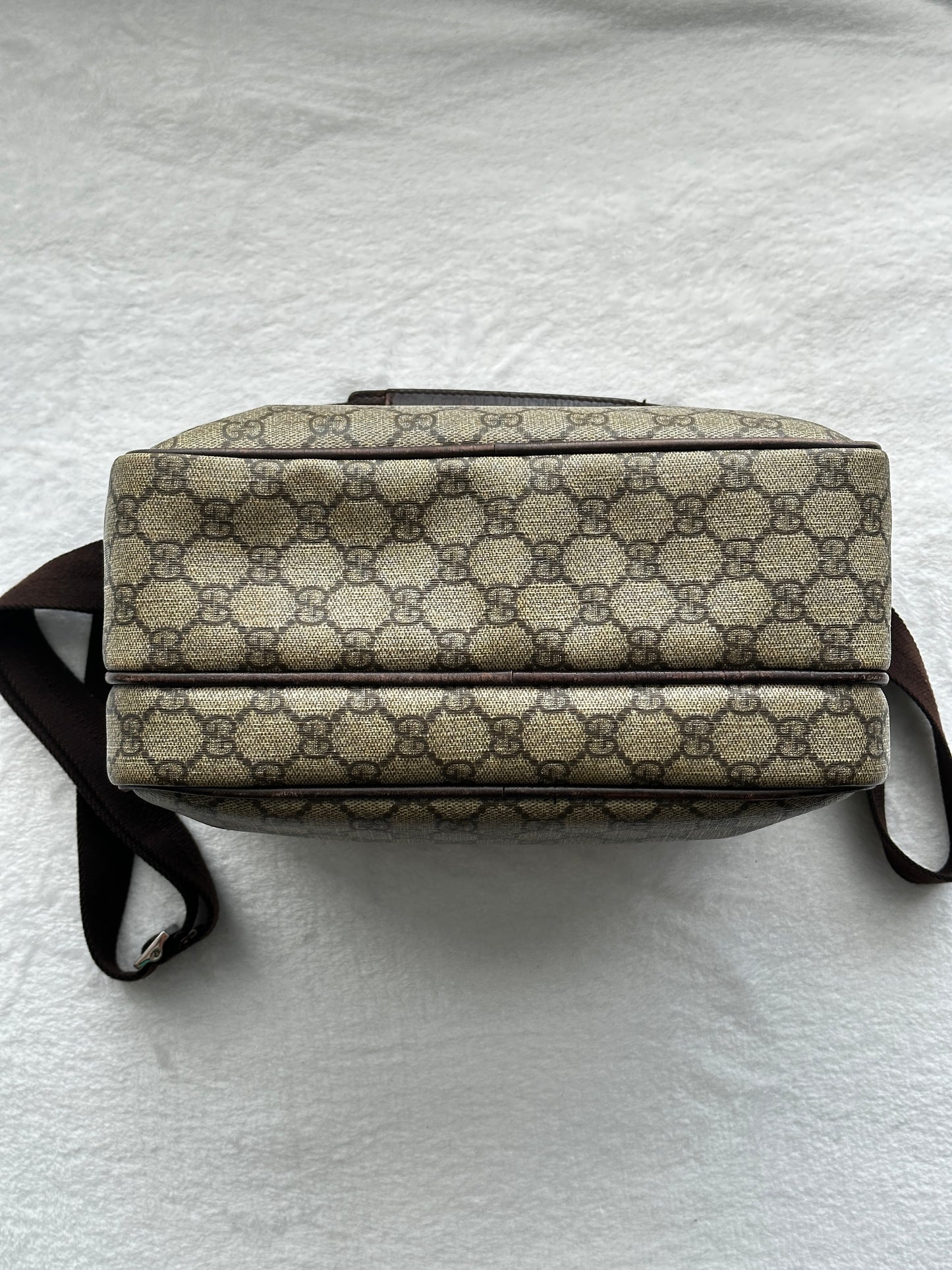 Authentic Gucci GG Supreme Camera Messenger Crossbody