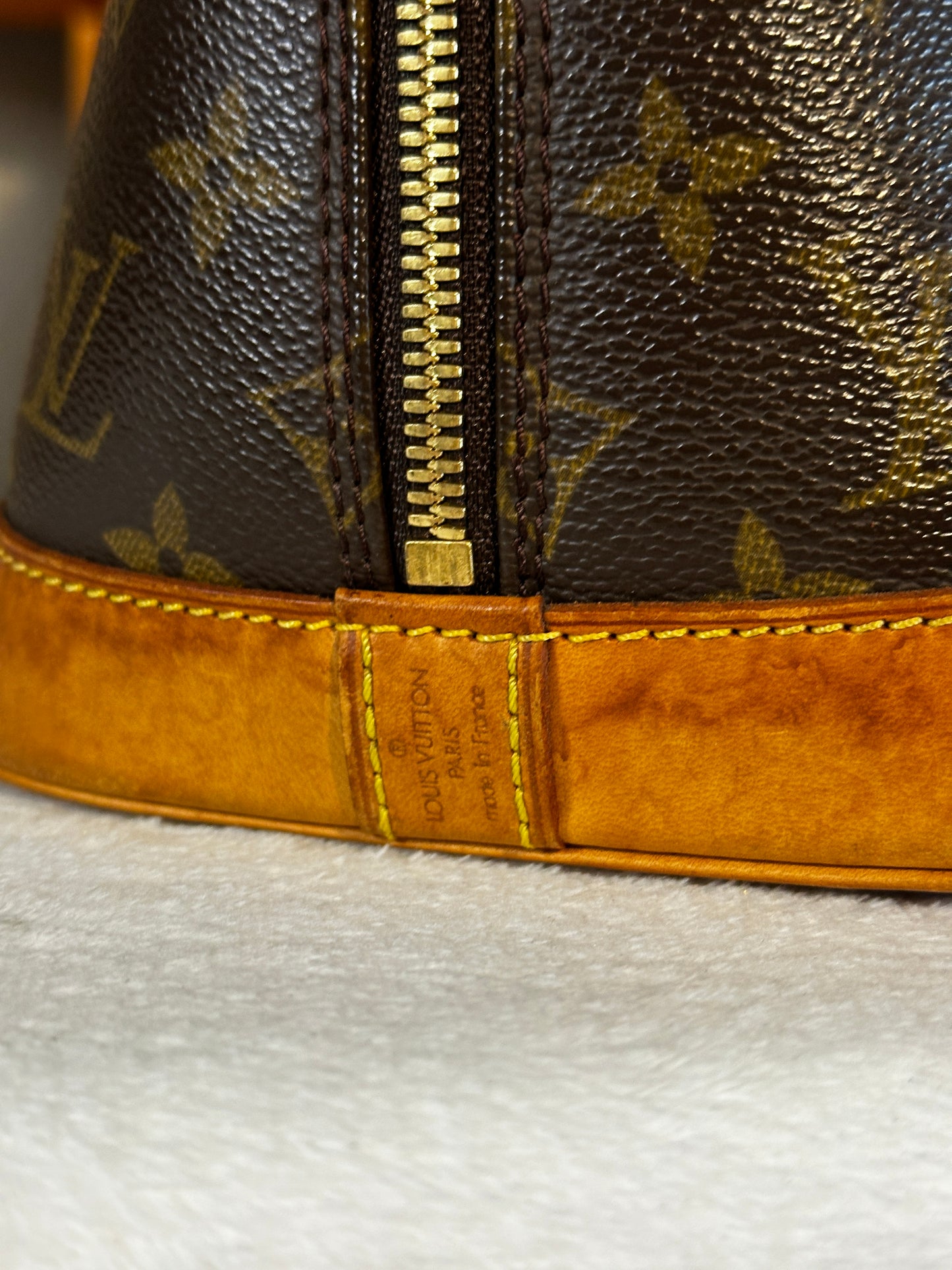 Authentic Louis Vuitton Monogram Alma PM