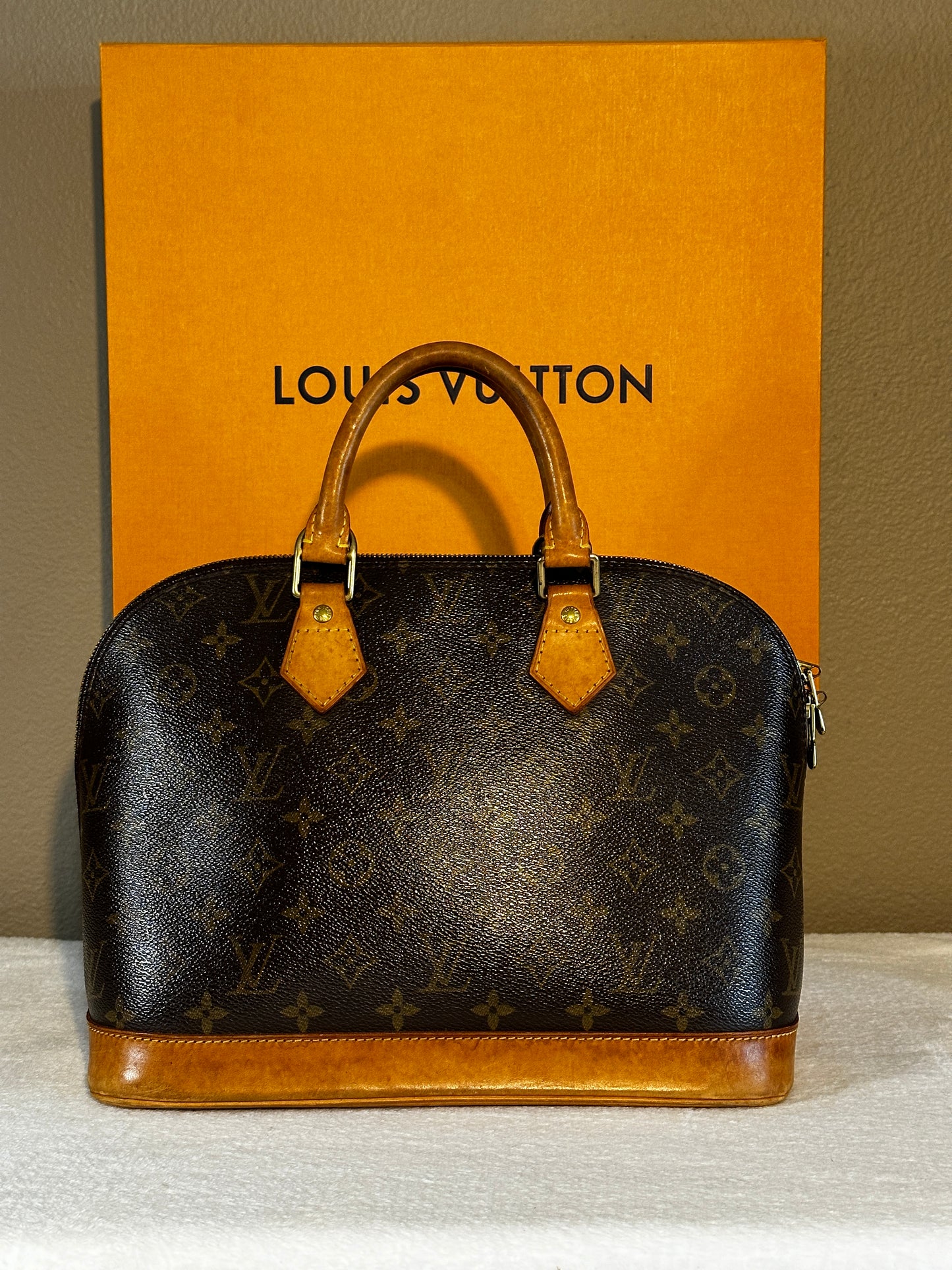Authentic Louis Vuitton Monogram Alma PM