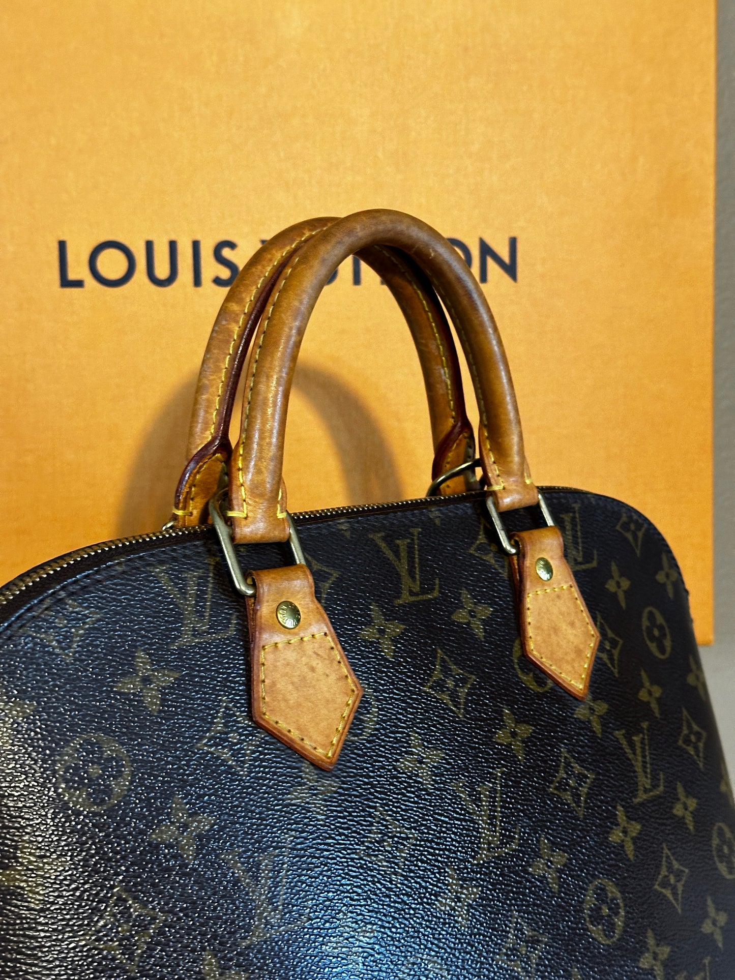 Authentic Louis Vuitton Monogram Alma PM