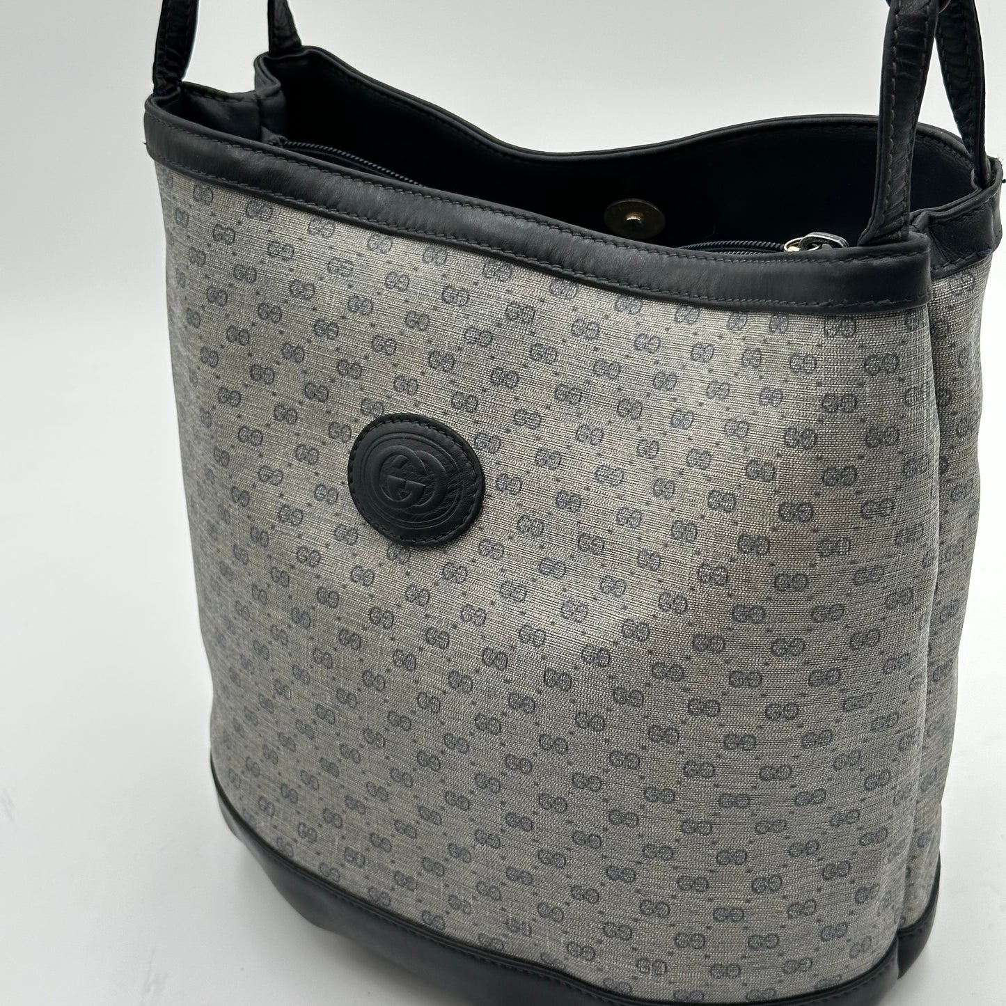 Authentic GUCCI Supreme Vintage GG Bucket Crossbody