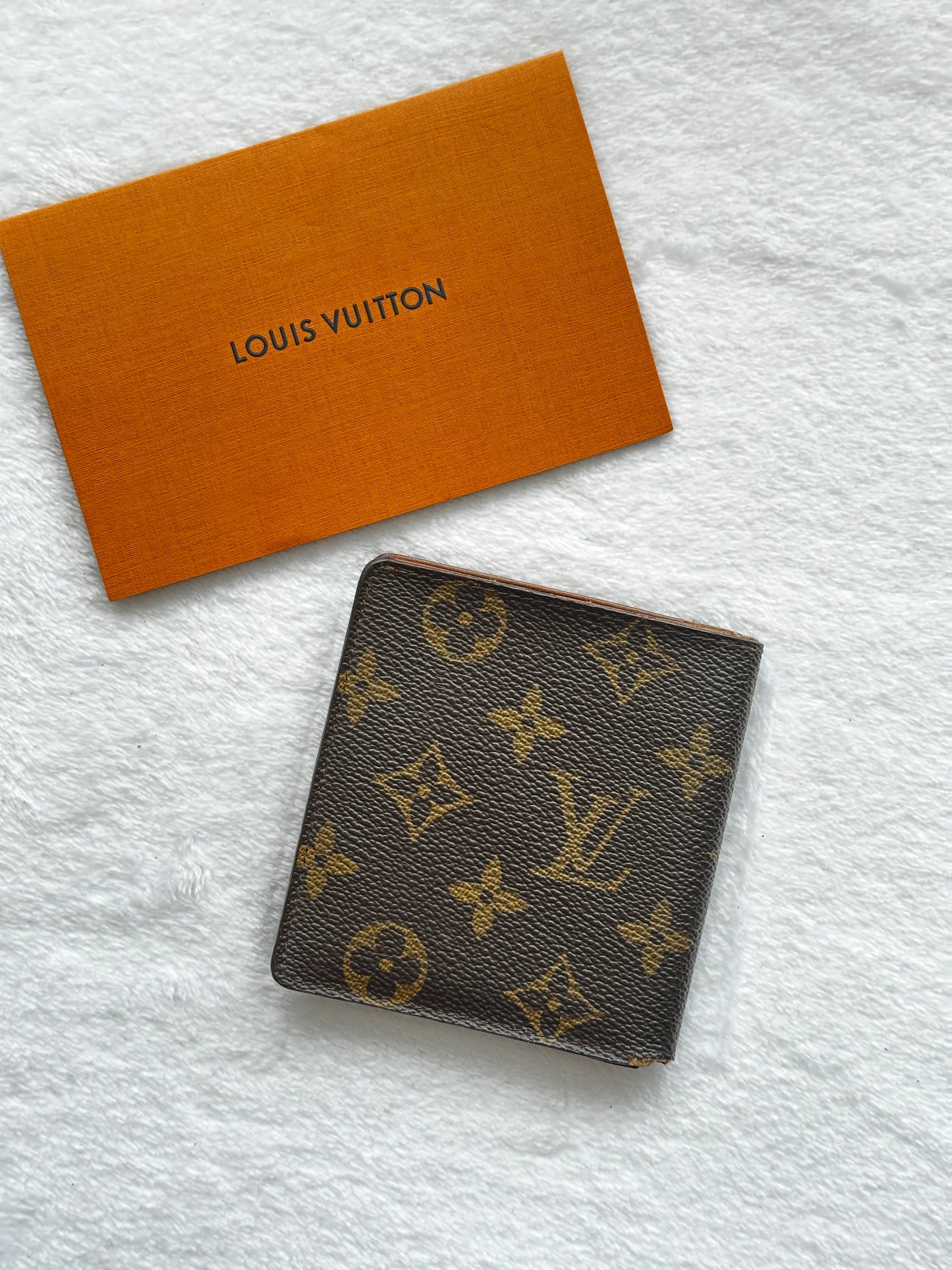 Authentic Lois Vuitton Monogram Mens Bifold Wallet