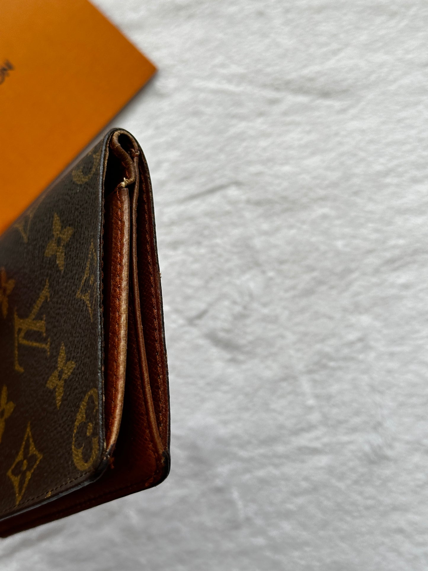 Authentic Lois Vuitton Monogram Mens Bifold Wallet