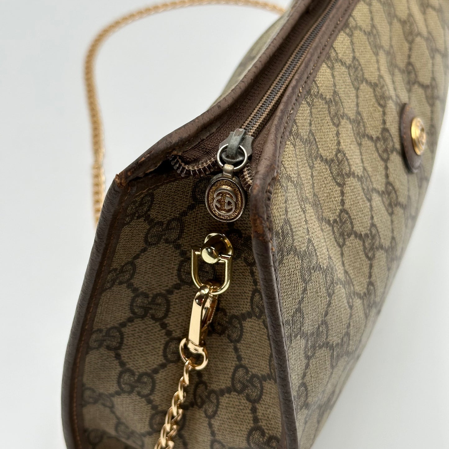 Authentic GUCCI GG Canvas Zipper Pouch Crossbody