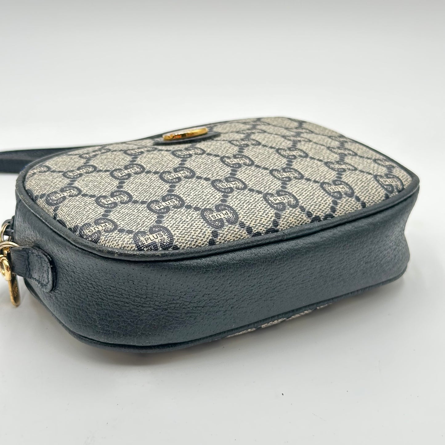 Authentic GUCCI GG Canvas Navy Blue Small Crossbody