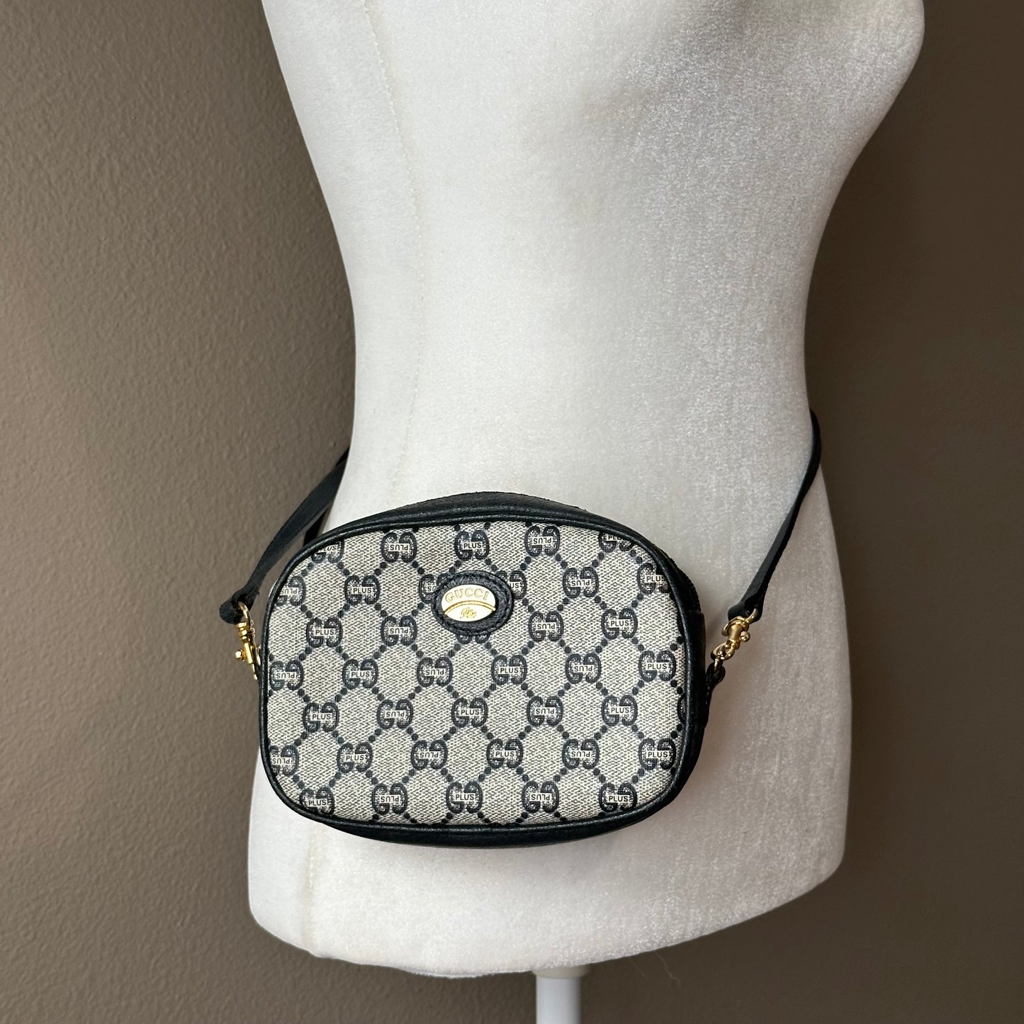 Authentic GUCCI GG Canvas Navy Blue Small Crossbody