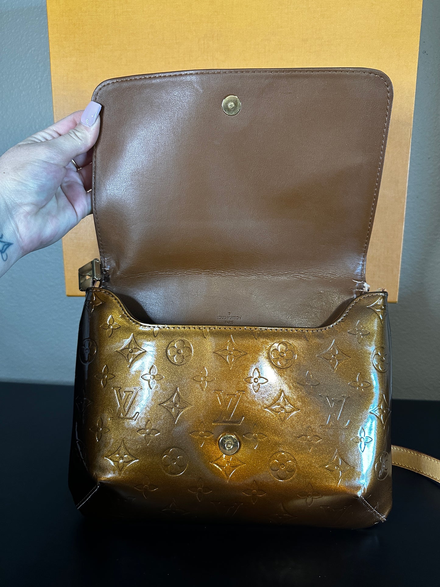 Authentic Louis Vuitton Thompson Street Shoulder Bag