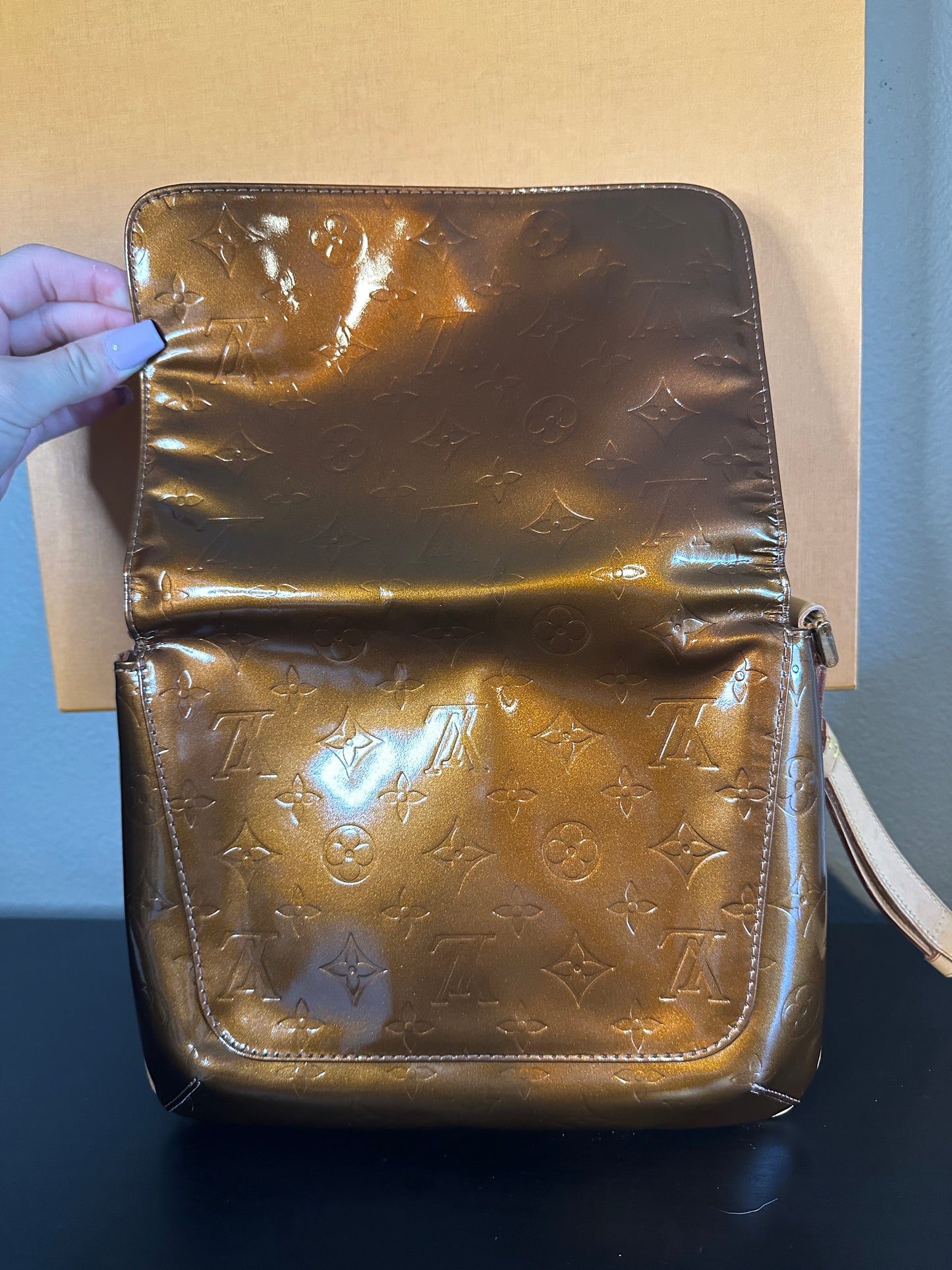 Authentic Louis Vuitton Thompson Street Shoulder Bag