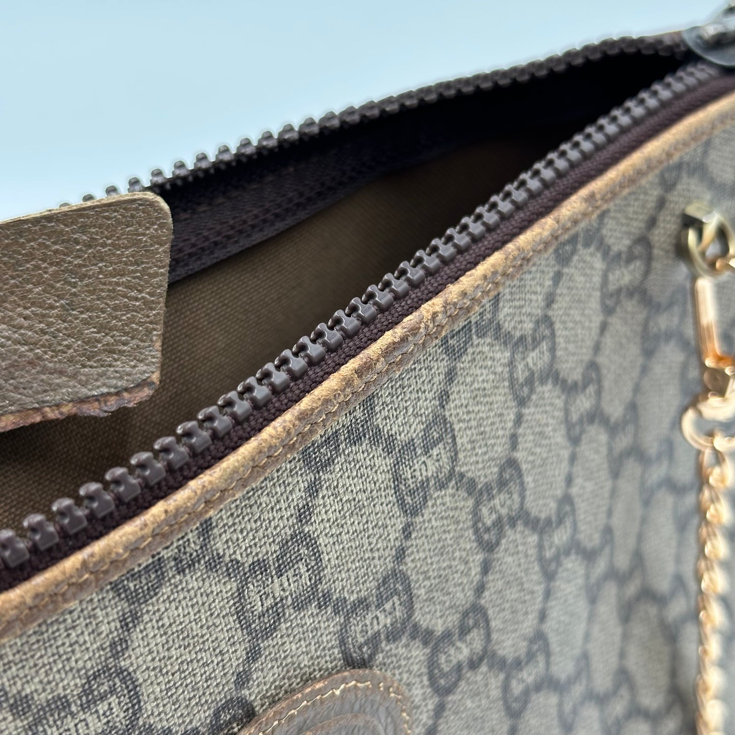 Authentic GUCCI GG Canvas Zipper Pouch Crossbody