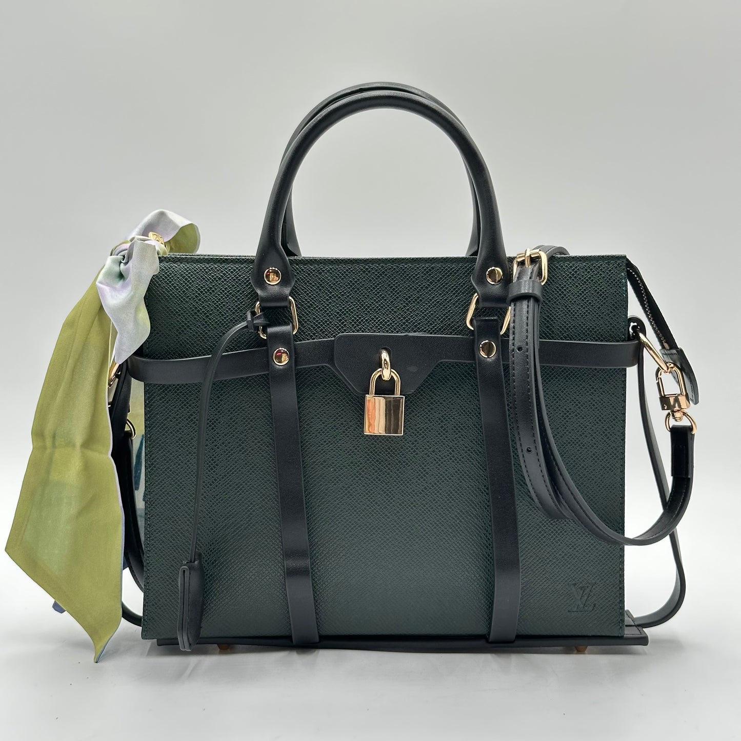 Authentic Louis Vuitton Green Epi Toiletry 26 Crossbody