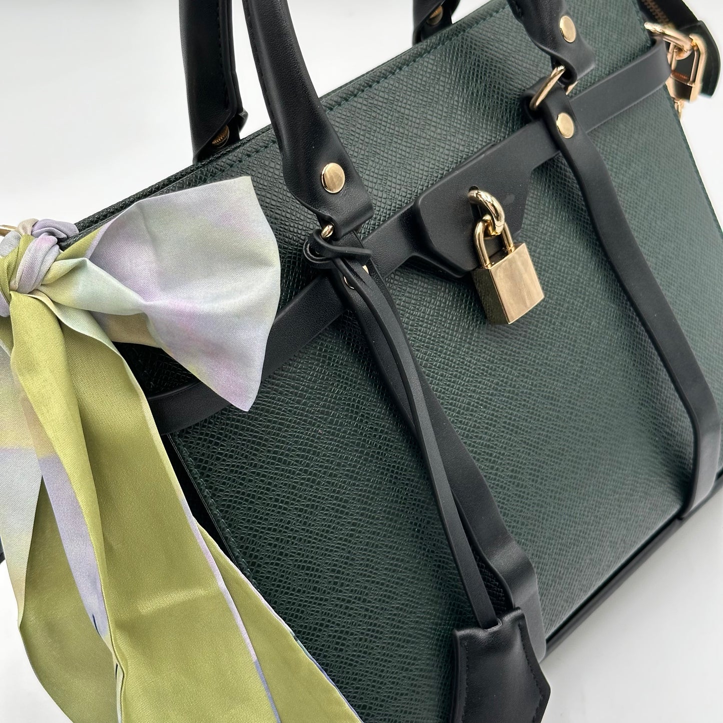 Authentic Louis Vuitton Green Epi Toiletry 26 Crossbody