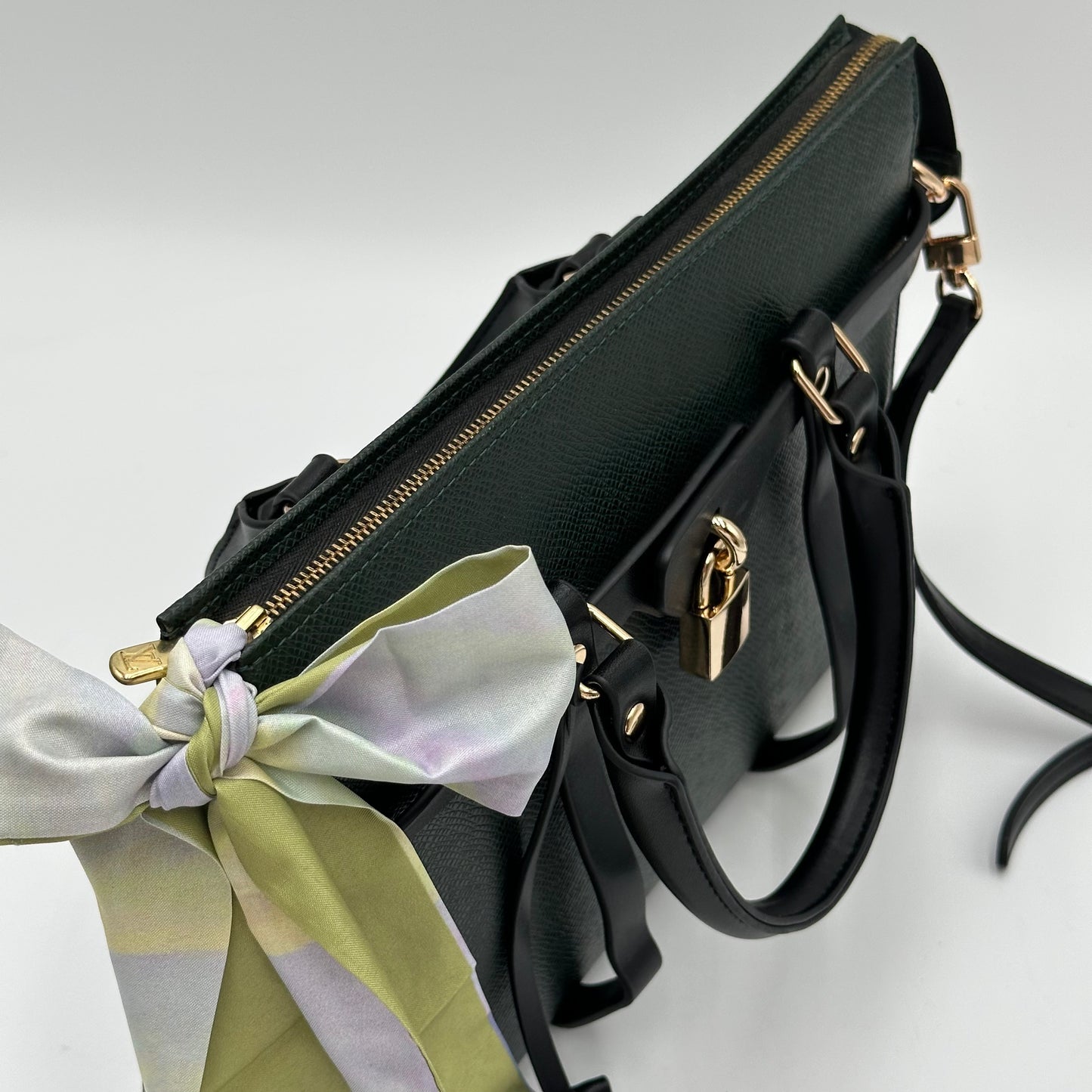 Authentic Louis Vuitton Green Epi Toiletry 26 Crossbody