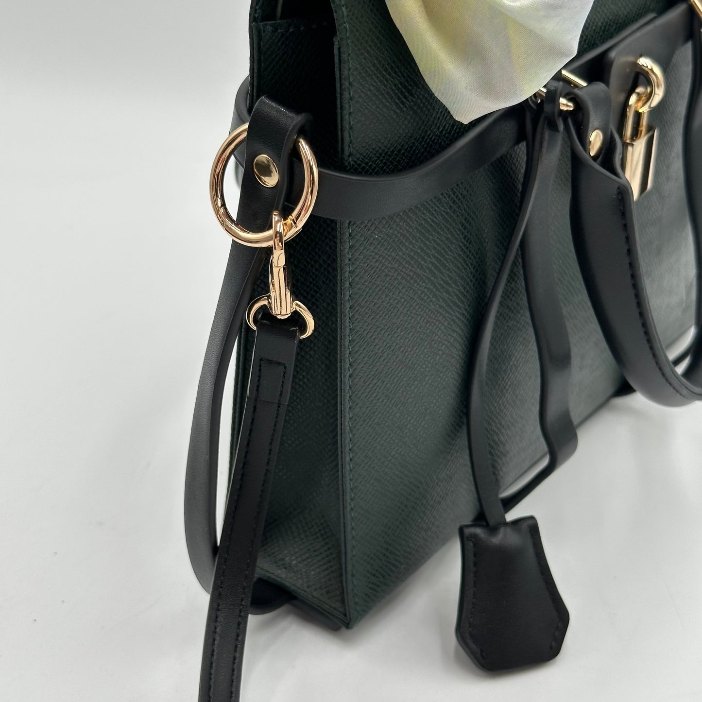 Authentic Louis Vuitton Green Epi Toiletry 26 Crossbody