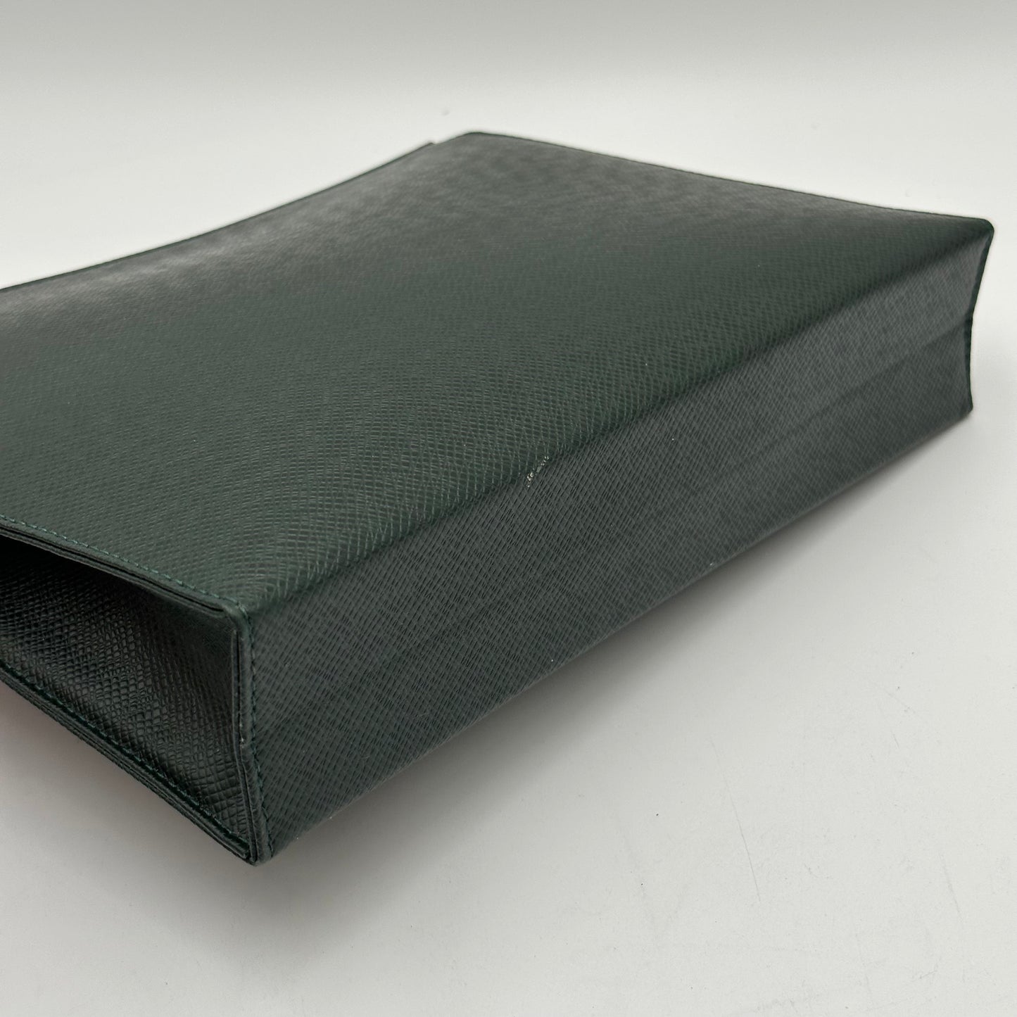 Authentic Louis Vuitton Green Epi Toiletry 26 Crossbody