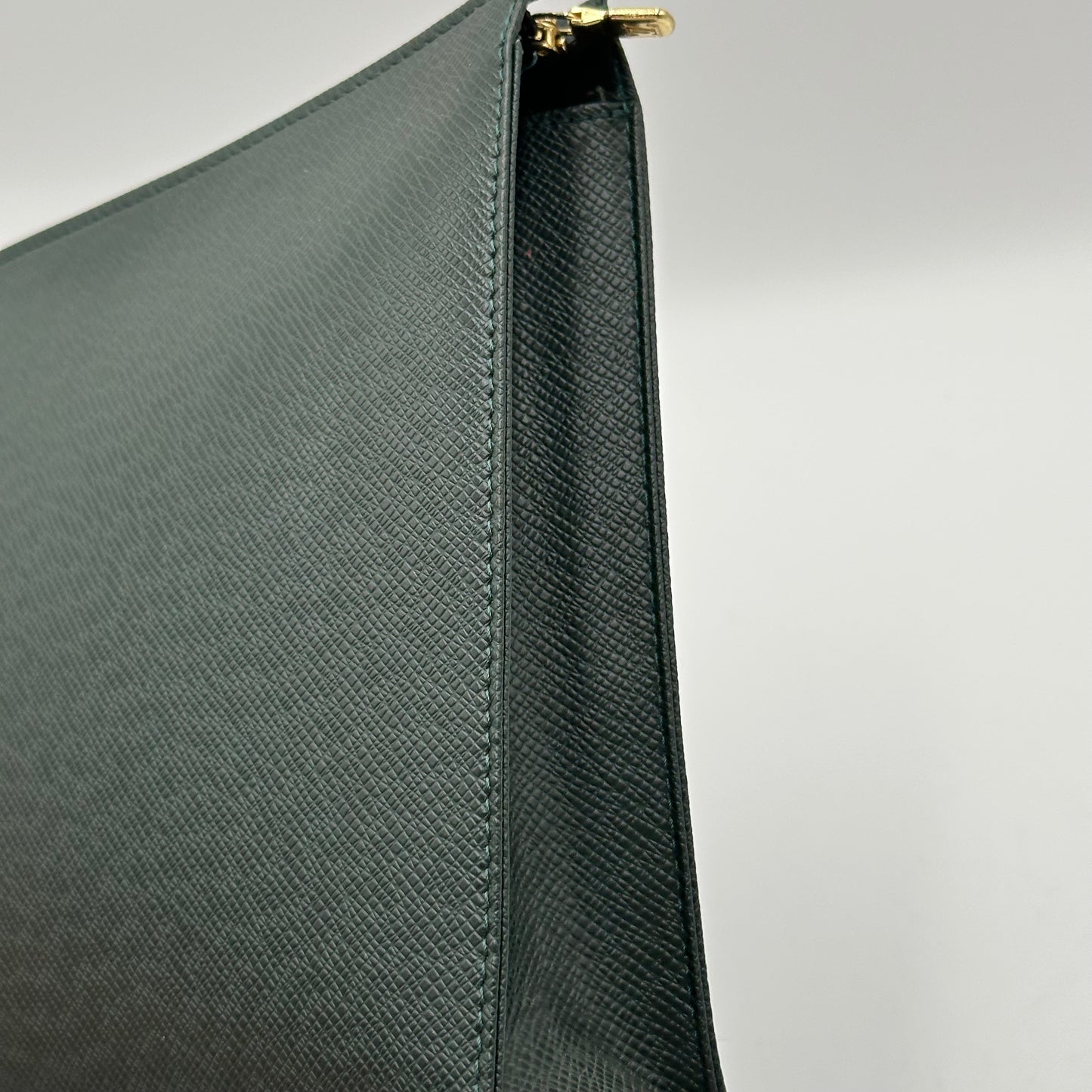 Authentic Louis Vuitton Green Epi Toiletry 26 Crossbody