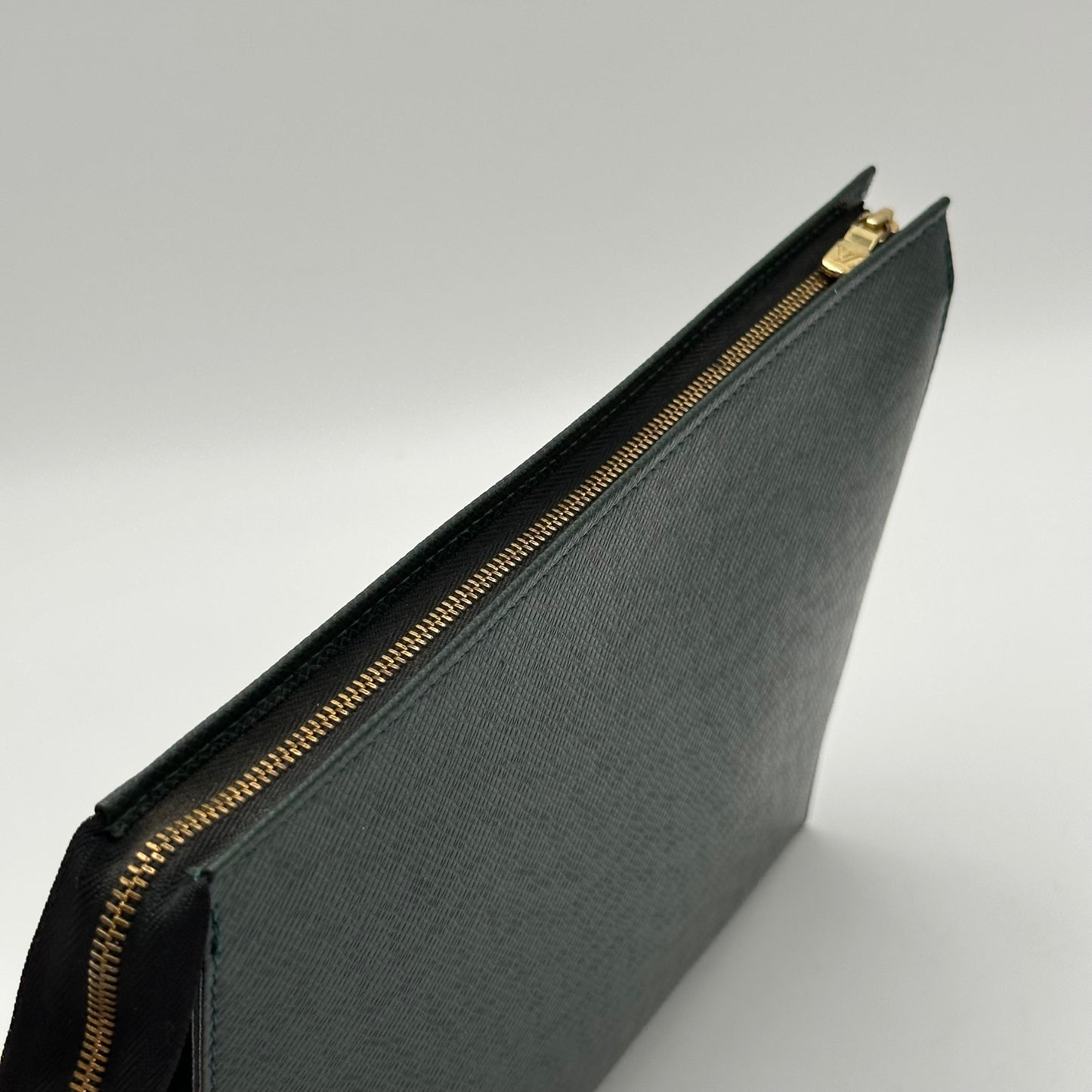 Authentic Louis Vuitton Green Epi Toiletry 26 Crossbody
