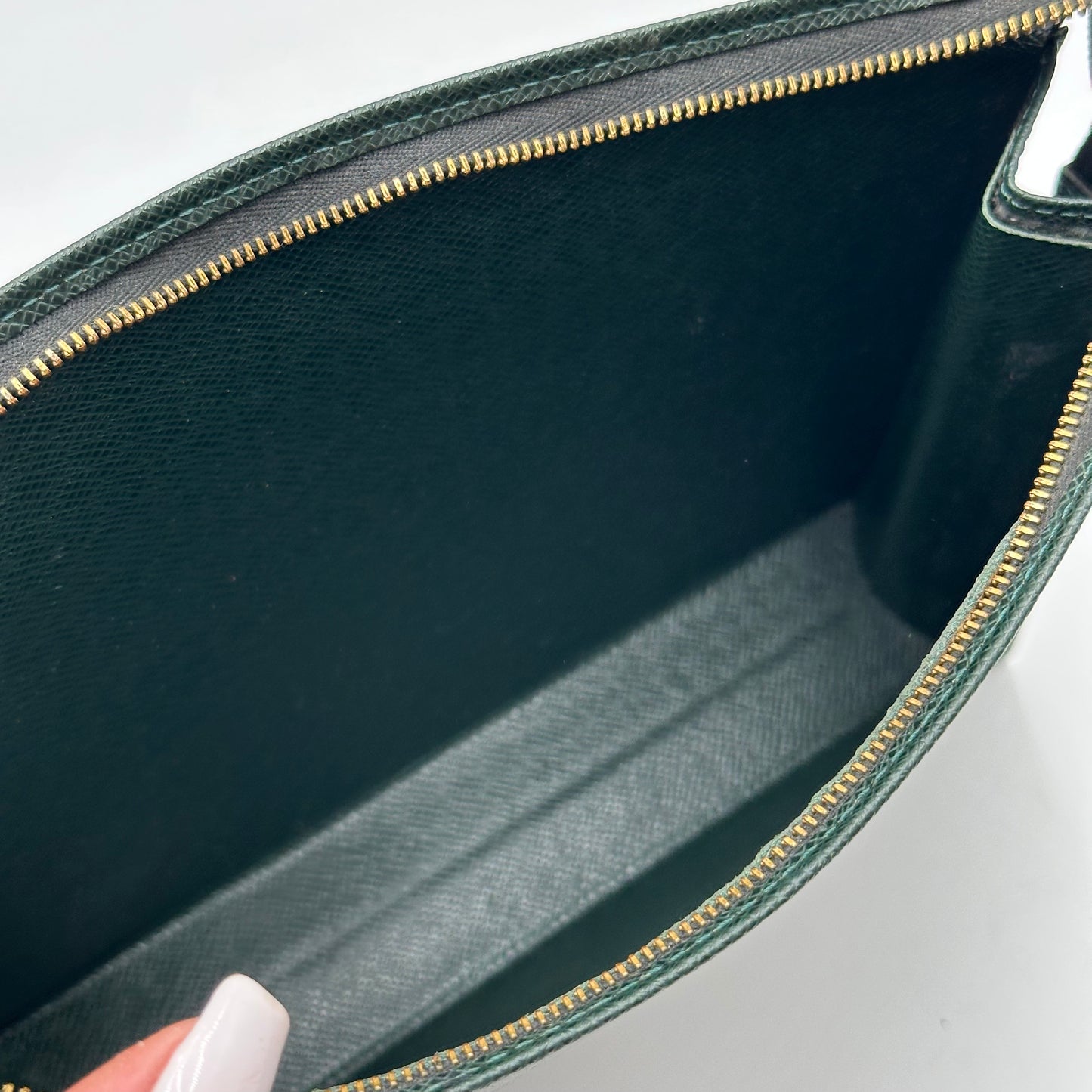 Authentic Louis Vuitton Green Epi Toiletry 26 Crossbody