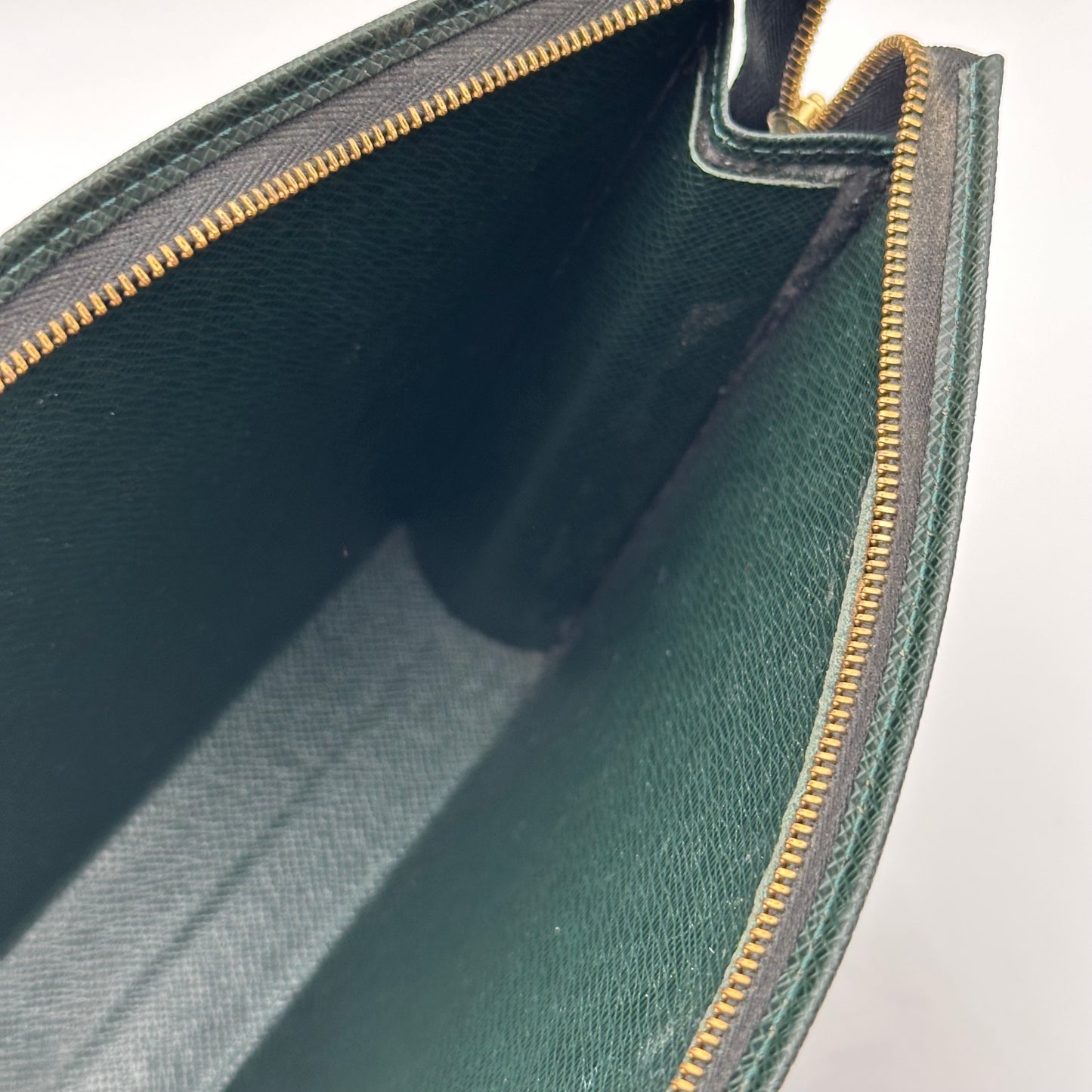 Authentic Louis Vuitton Green Epi Toiletry 26 Crossbody