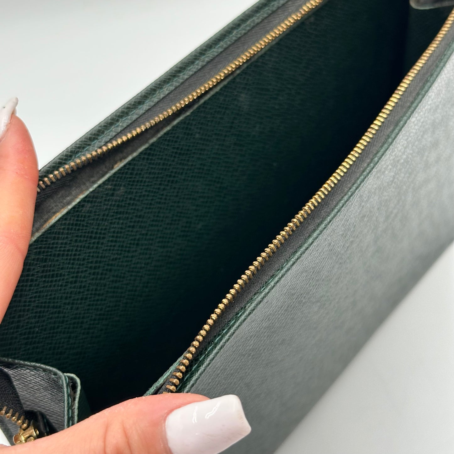 Authentic Louis Vuitton Green Epi Toiletry 26 Crossbody
