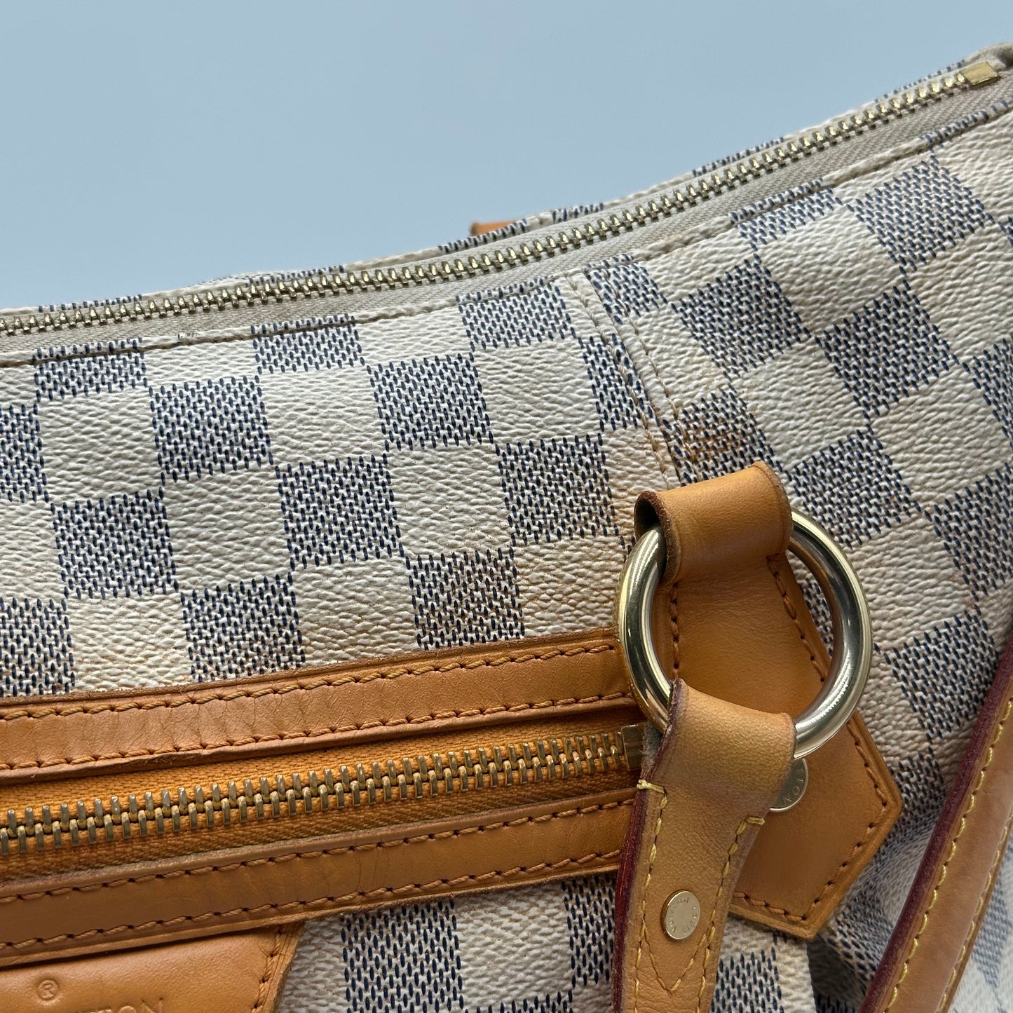 2011 Authentic Damier Azur Evora MM Handbag Crossbody