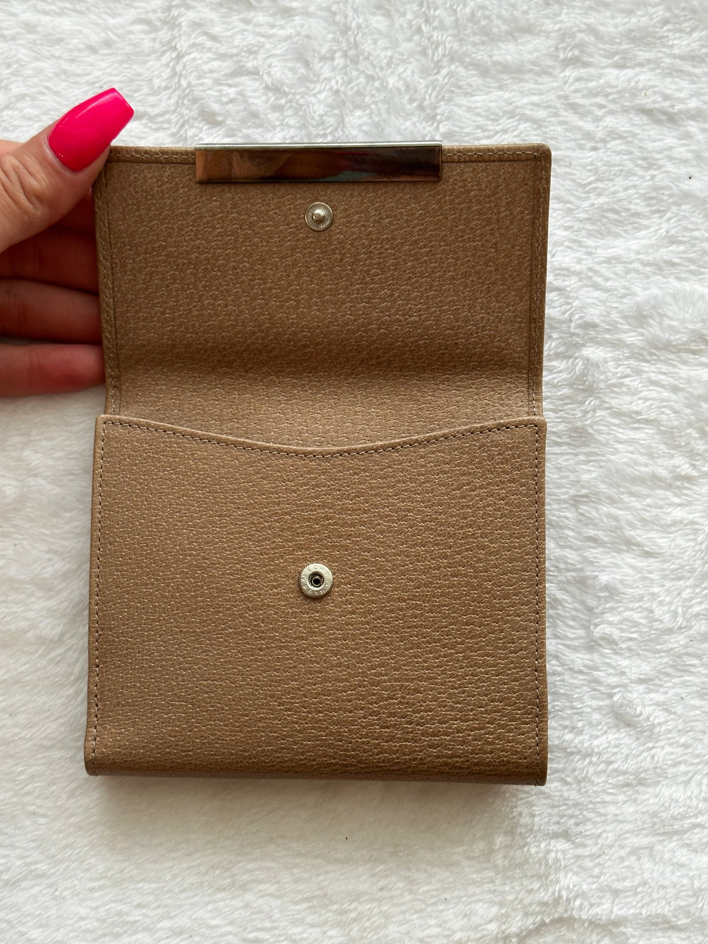 Authentic Gucci Beige Compact Wallet w/ BOX