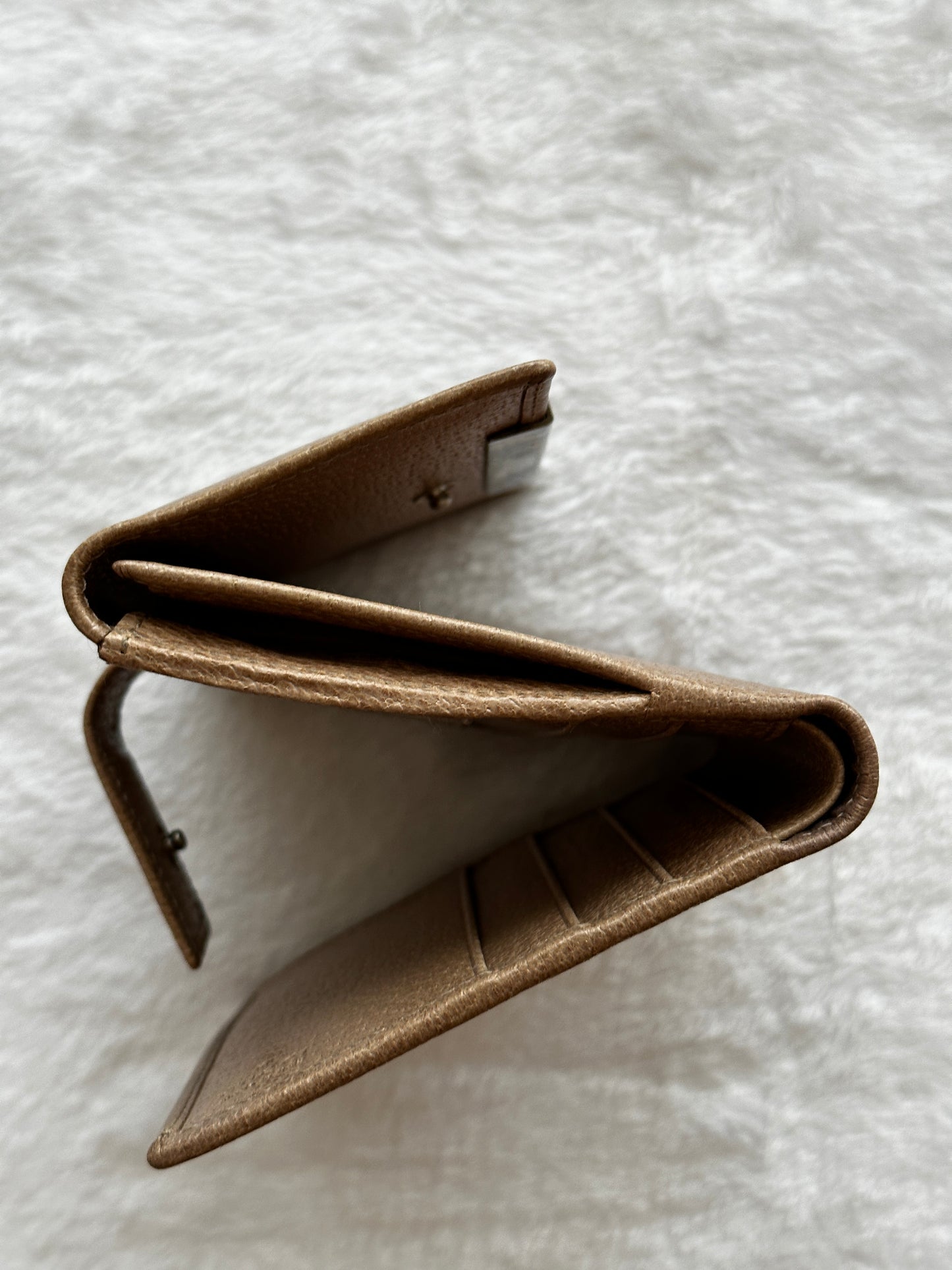 Authentic Gucci Beige Compact Wallet w/ BOX