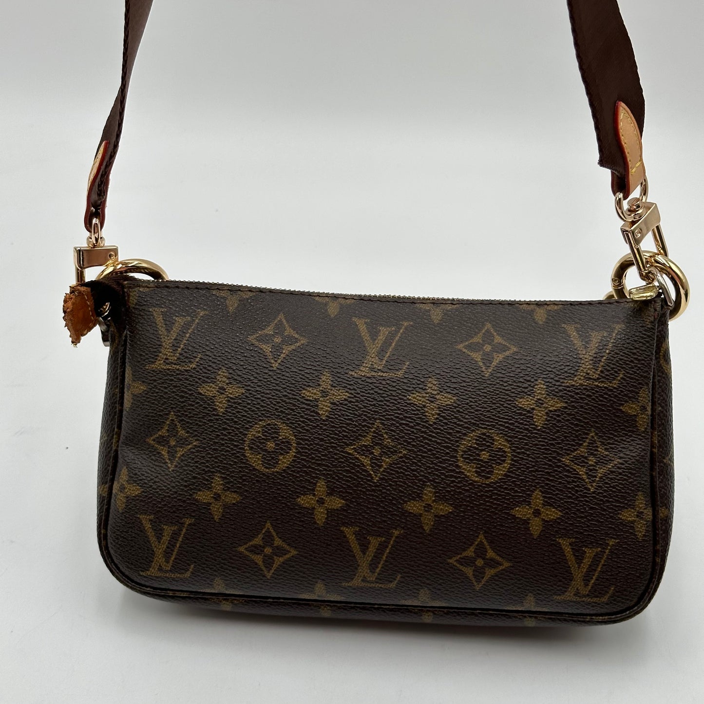 Authentic Louis Vuitton 2002 Monogram Pochette Accessoires Crossbody