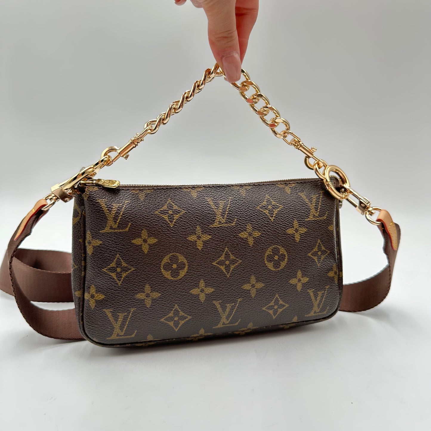 Authentic Louis Vuitton 2002 Monogram Pochette Accessoires Crossbody