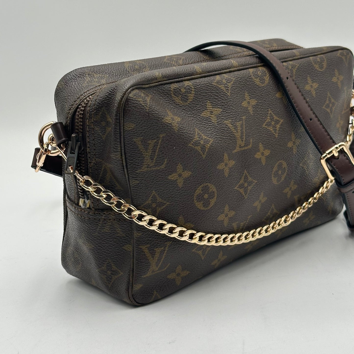 Authentic Louis Vuitton 1982 Monogram Trousse 28 Crossbody