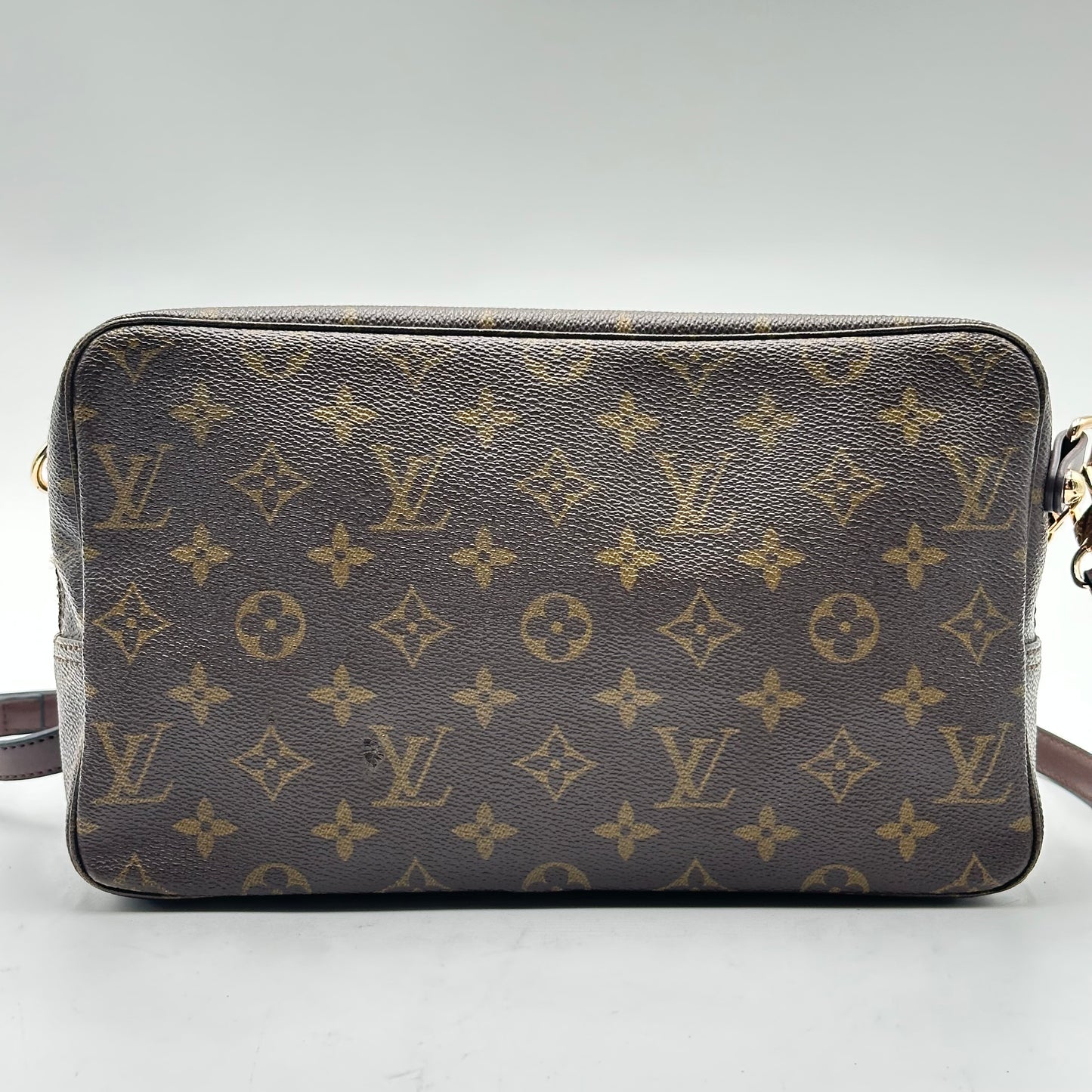 Authentic Louis Vuitton 1982 Monogram Trousse 28 Crossbody