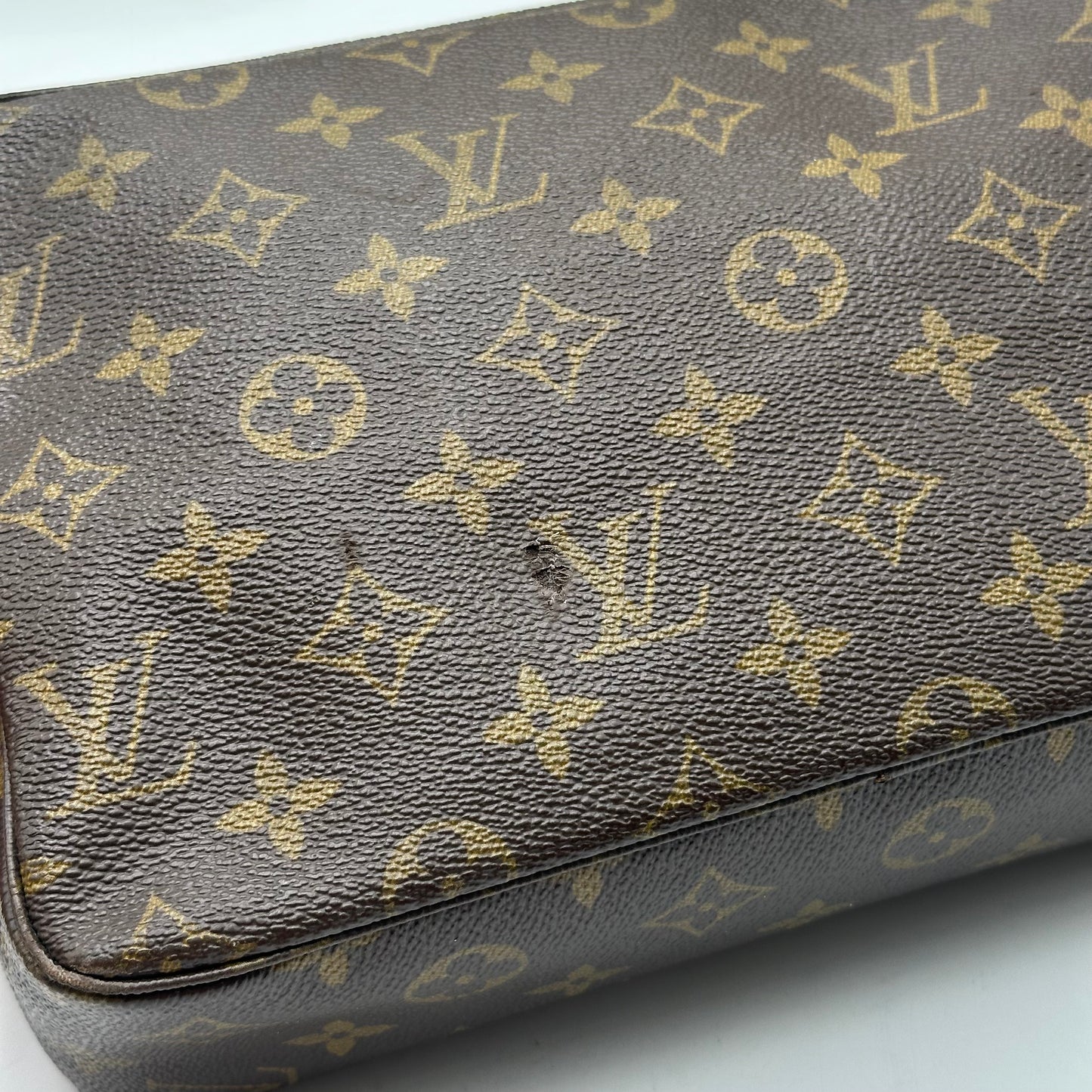 Authentic Louis Vuitton 1982 Monogram Trousse 28 Crossbody