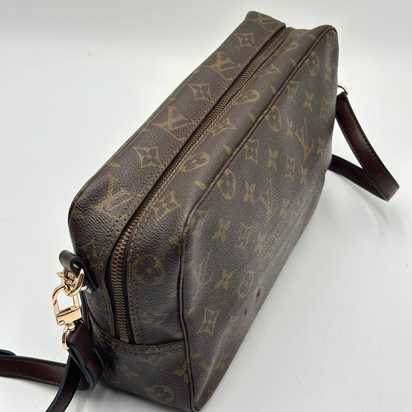 Authentic Louis Vuitton 1982 Monogram Trousse 28 Crossbody