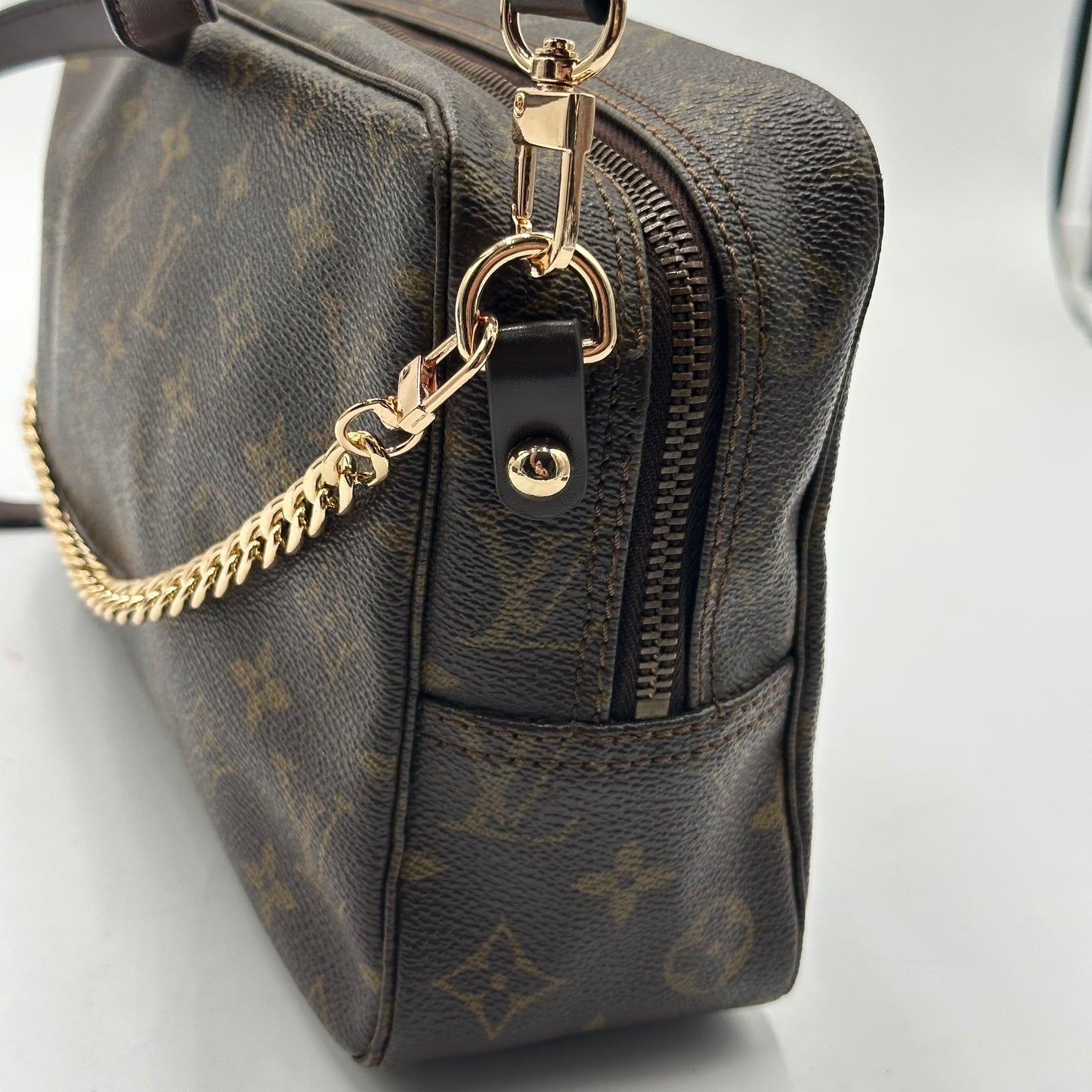 Authentic Louis Vuitton 1982 Monogram Trousse 28 Crossbody