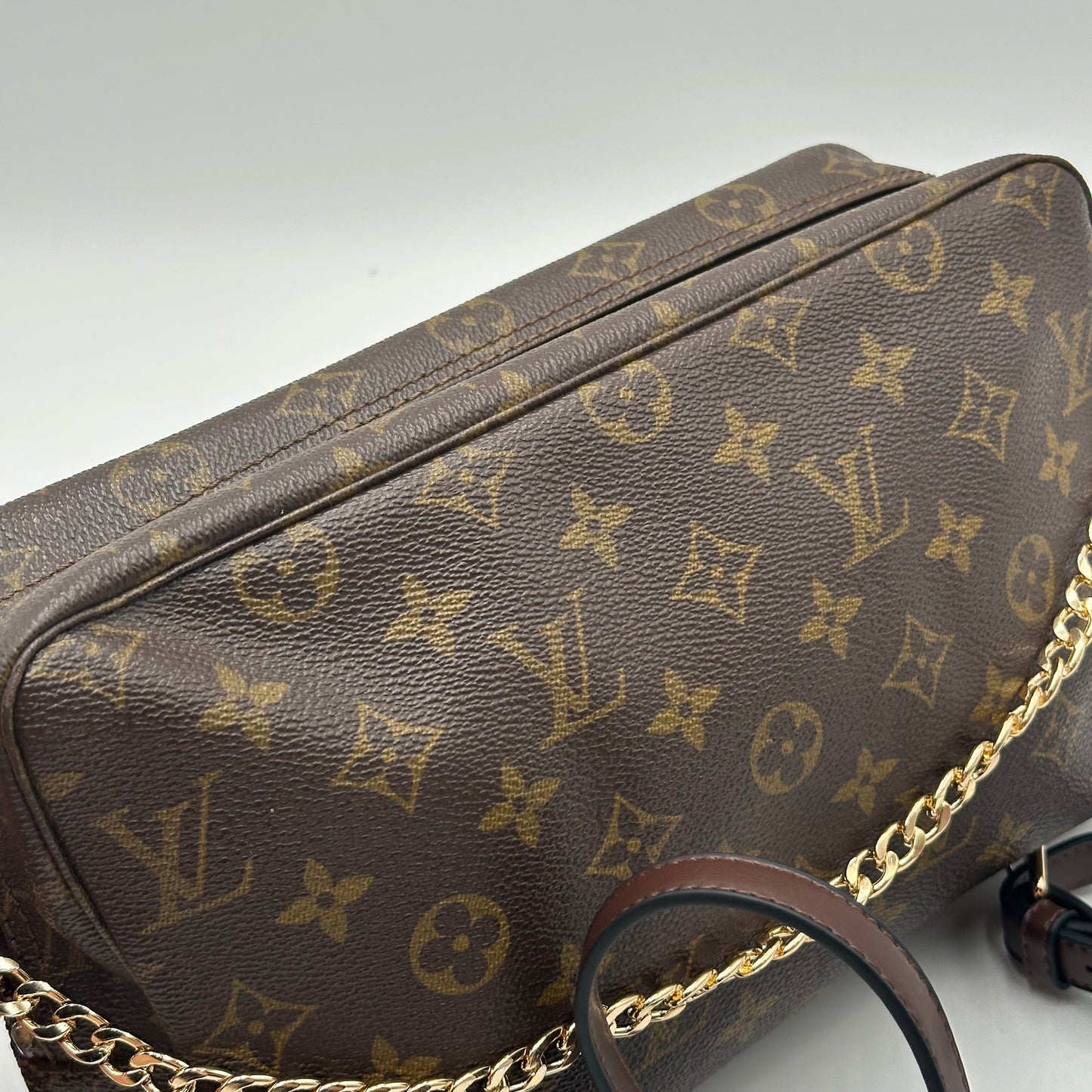 Authentic Louis Vuitton 1982 Monogram Trousse 28 Crossbody