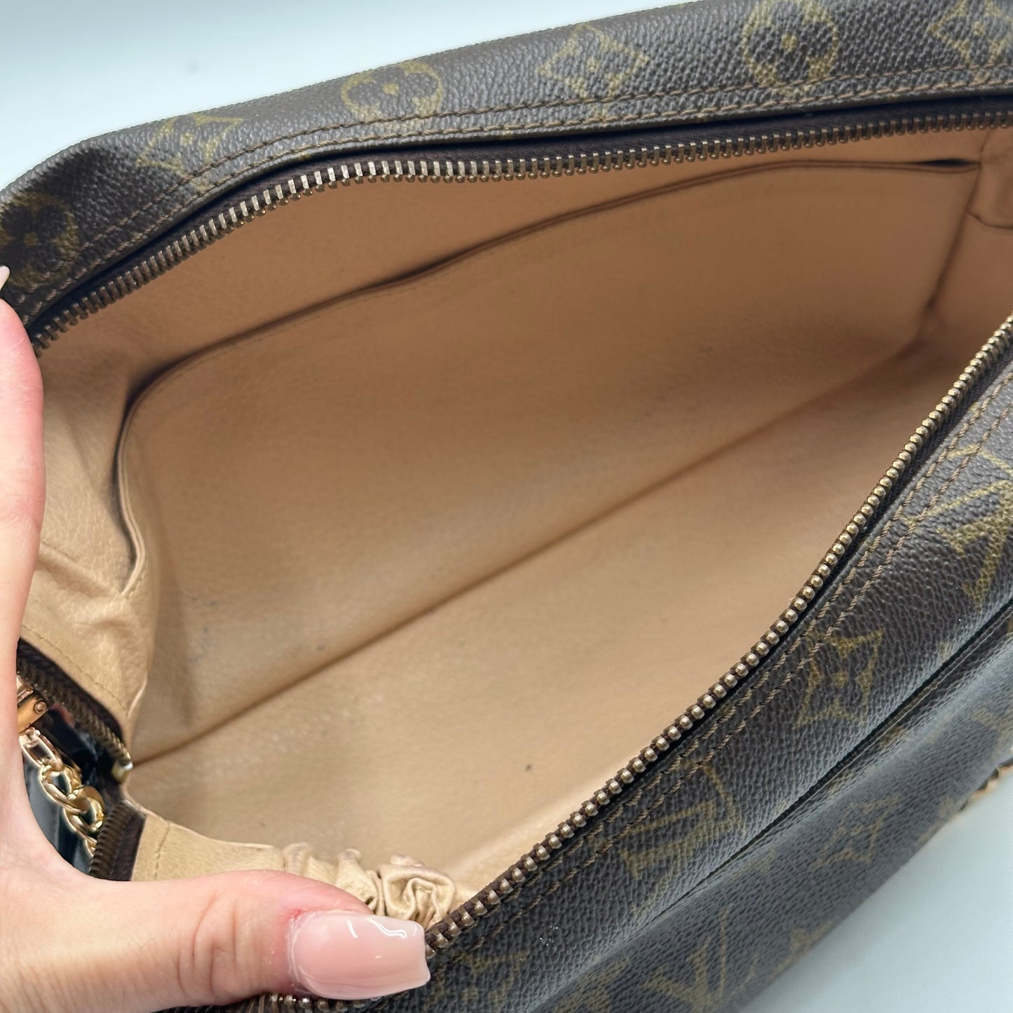 Authentic Louis Vuitton 1982 Monogram Trousse 28 Crossbody