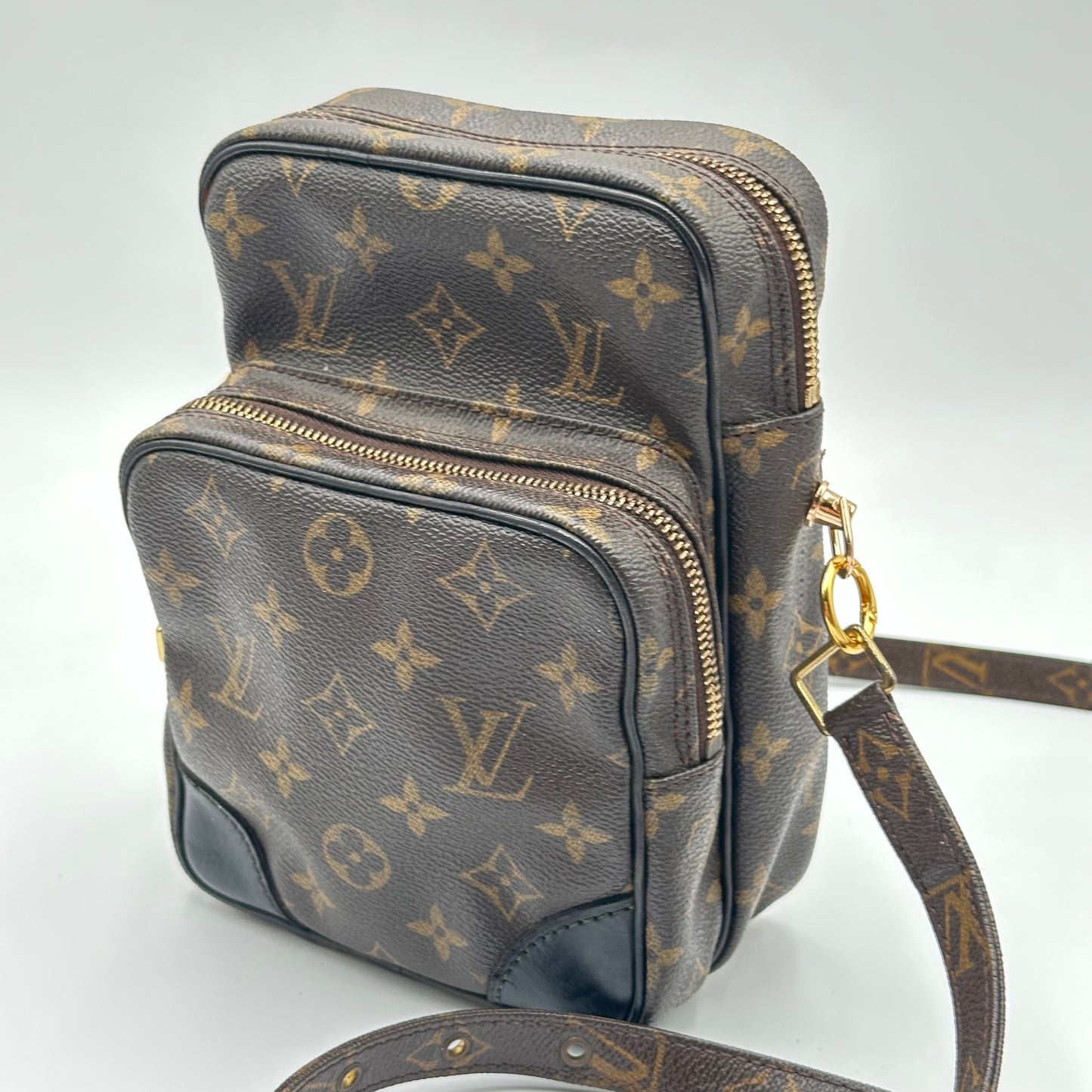Authentic Louis Vuitton 2004 Monogram Amazone MM Crossbody