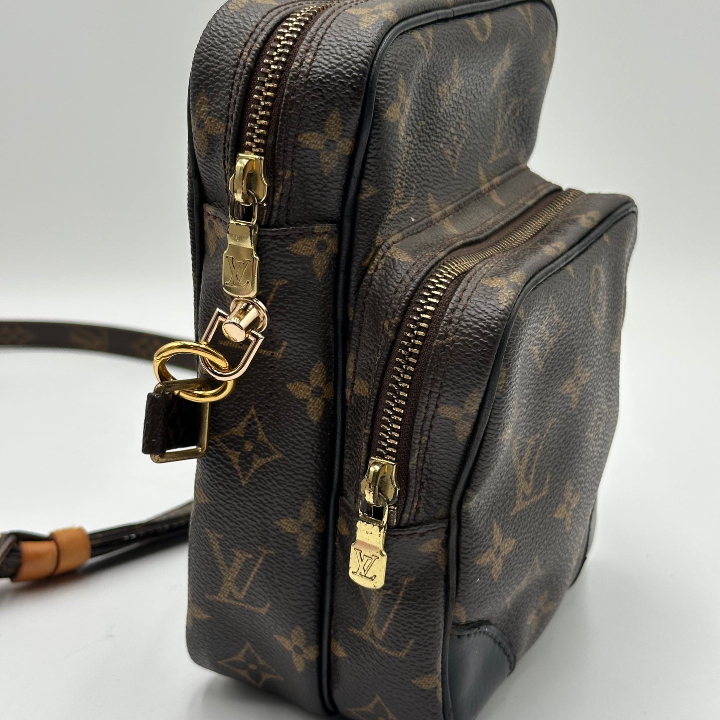 Authentic Louis Vuitton 2004 Monogram Amazone MM Crossbody