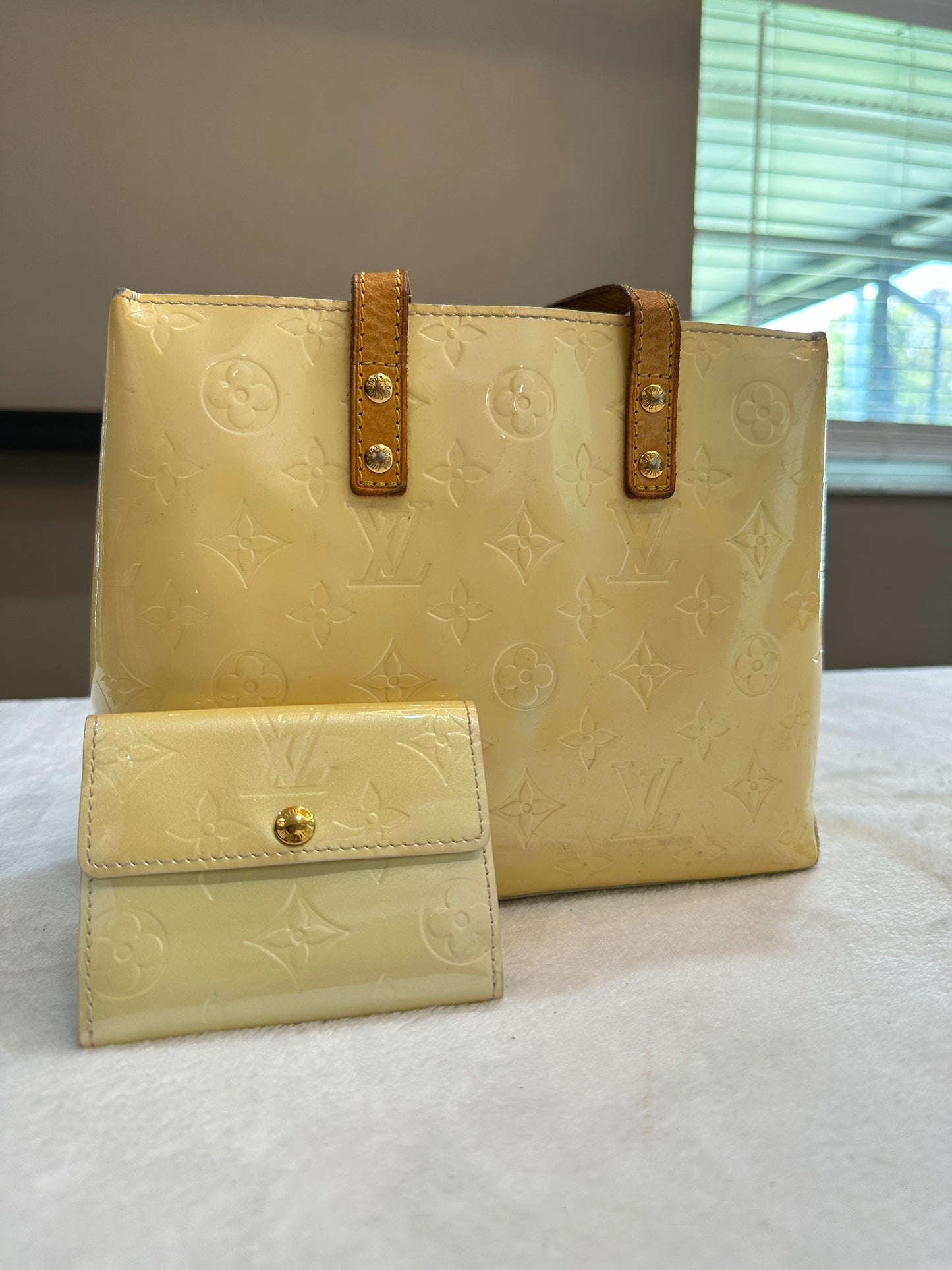 Authentic Louis Vuitton Pearl Vernis Reade PM Handbag & Compact Wallet Bundle Set